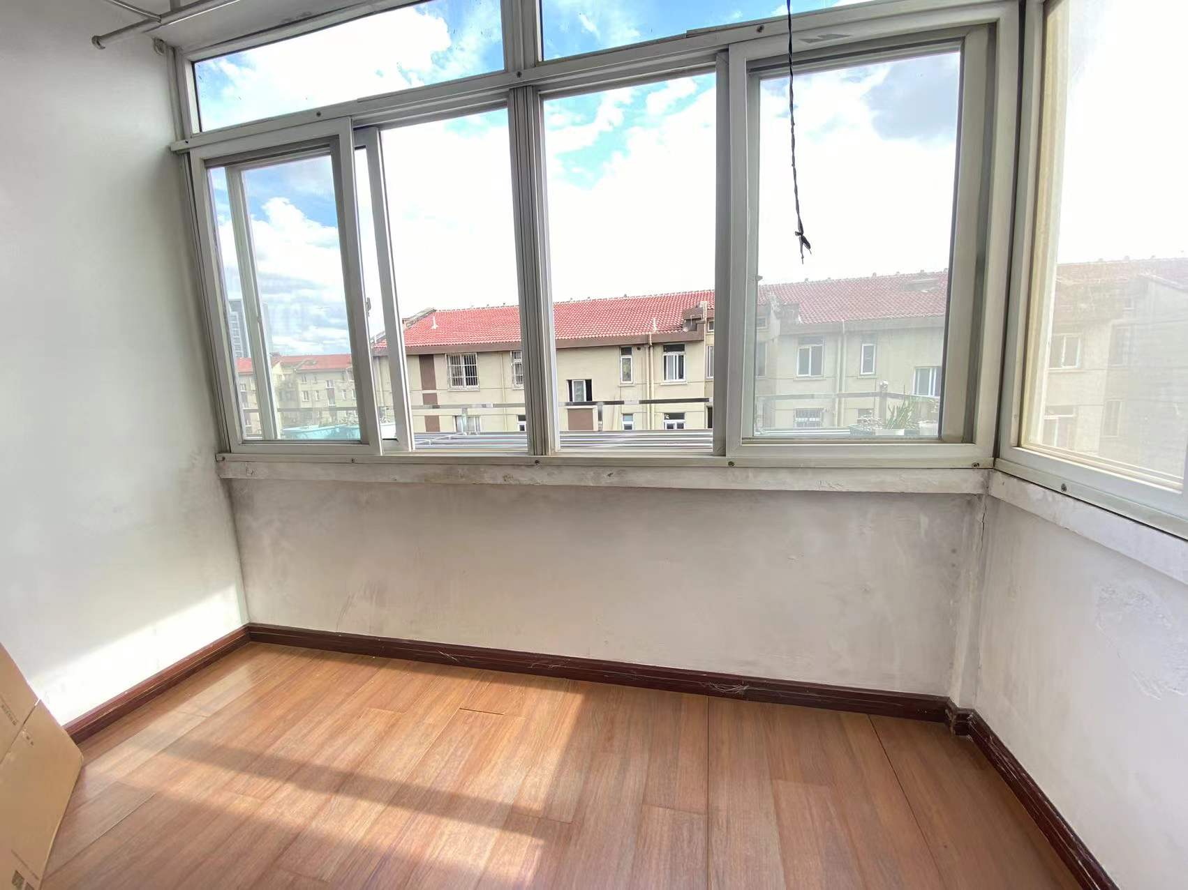 外滩小区 3室2厅1卫 88m&sup2;