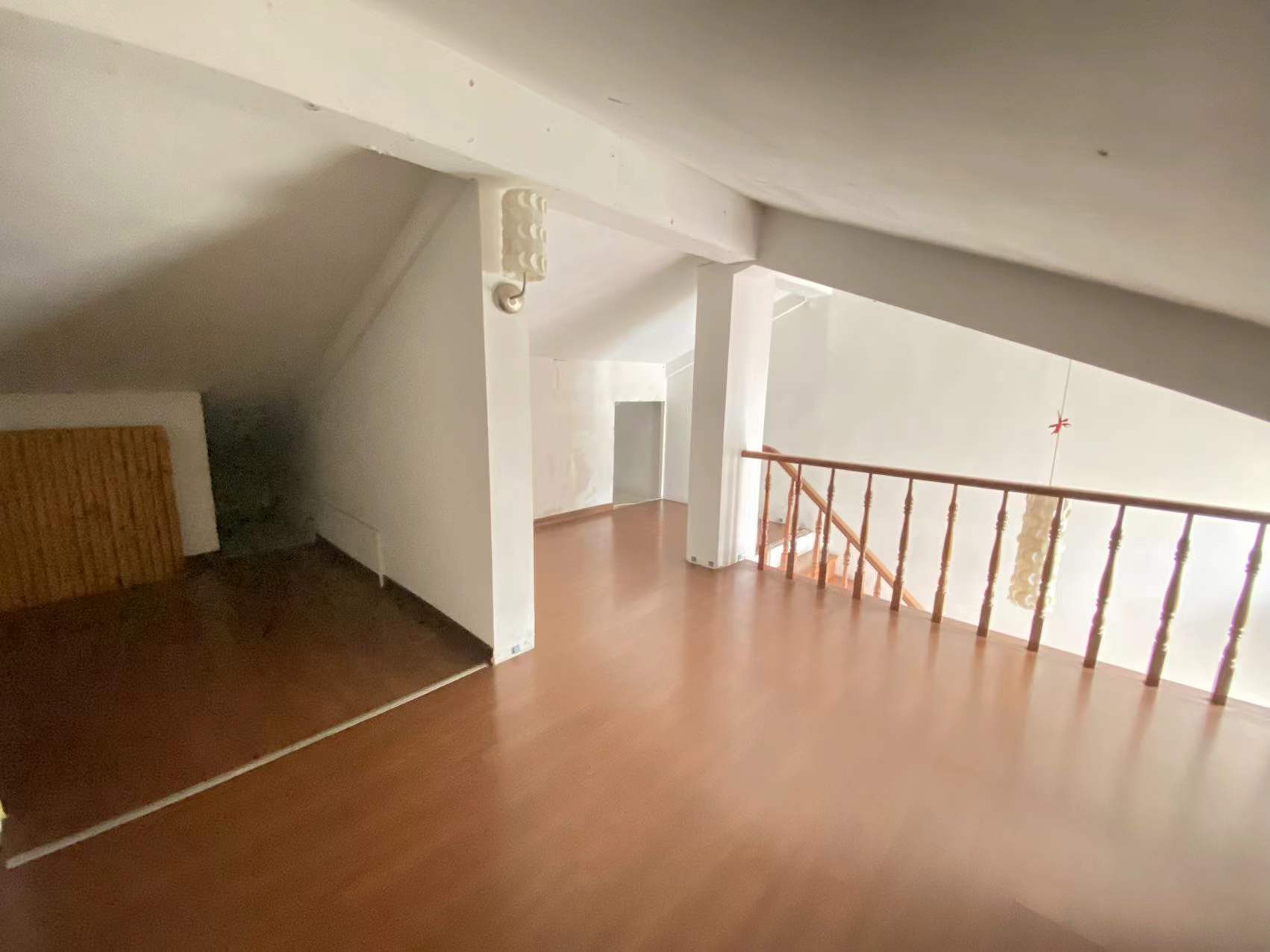 外滩小区 3室2厅1卫 88m&sup2;