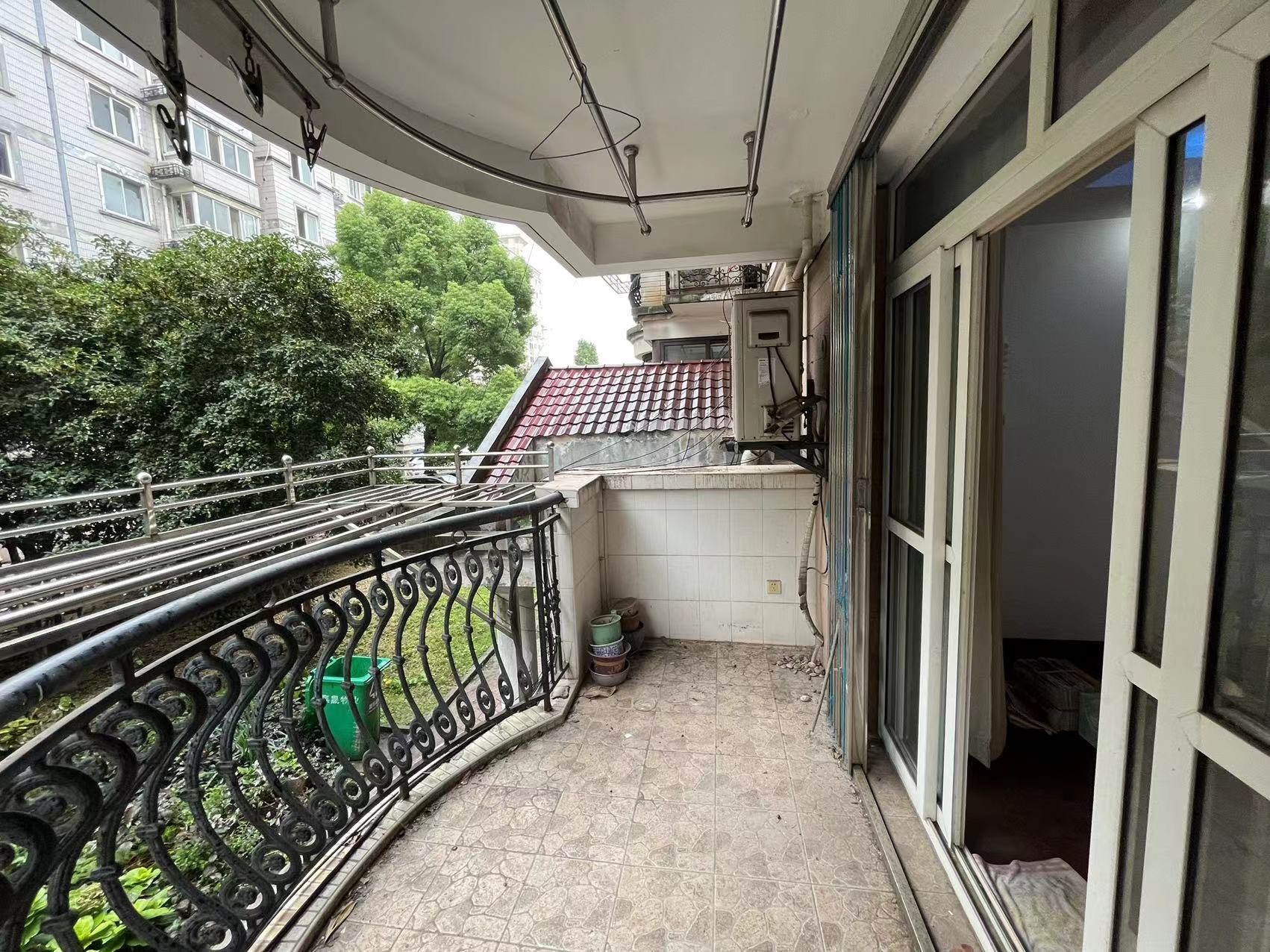 朝晖花园 3室2厅2卫 142m&sup2;