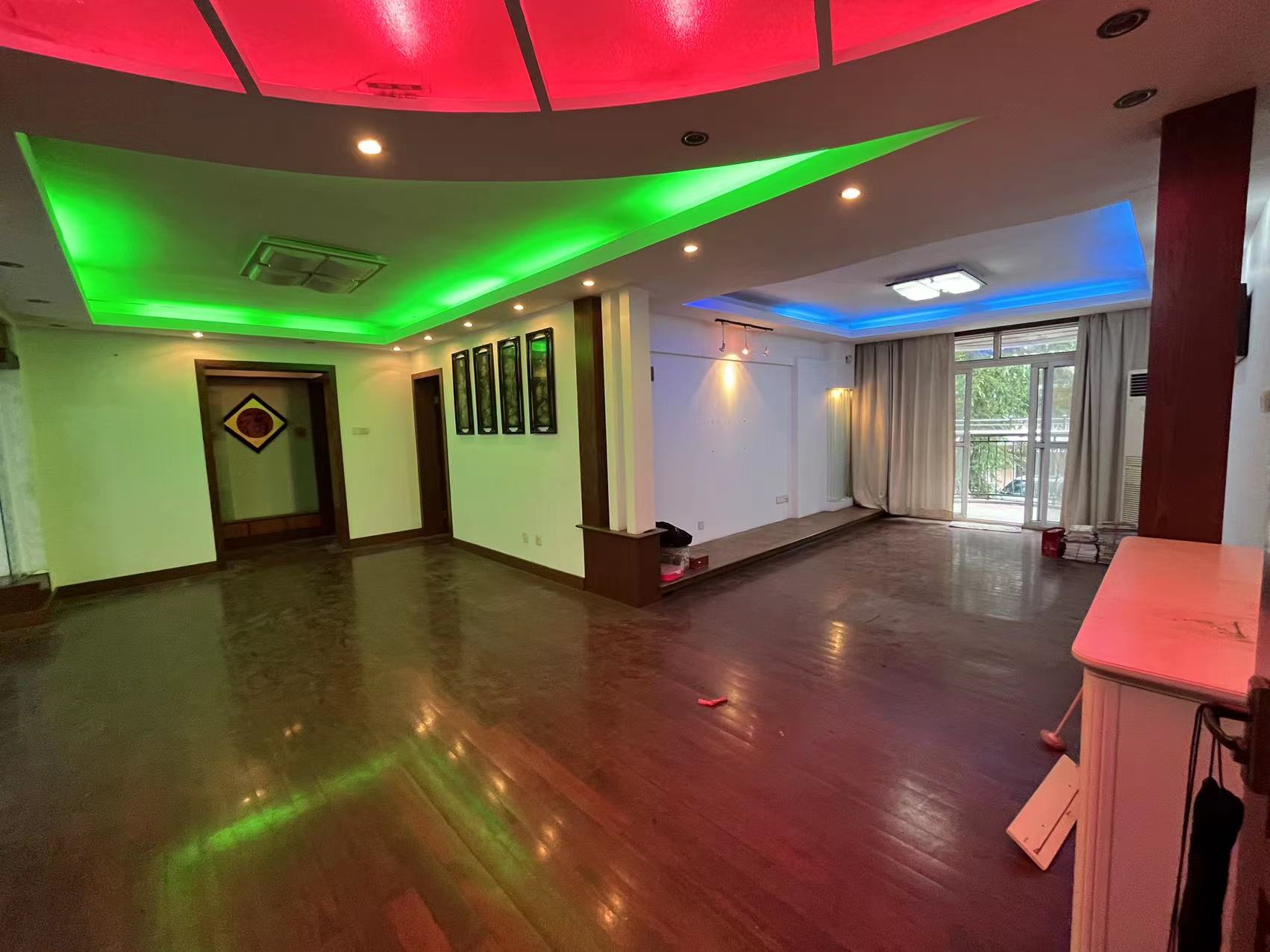 朝晖花园 3室2厅2卫 142m&sup2;