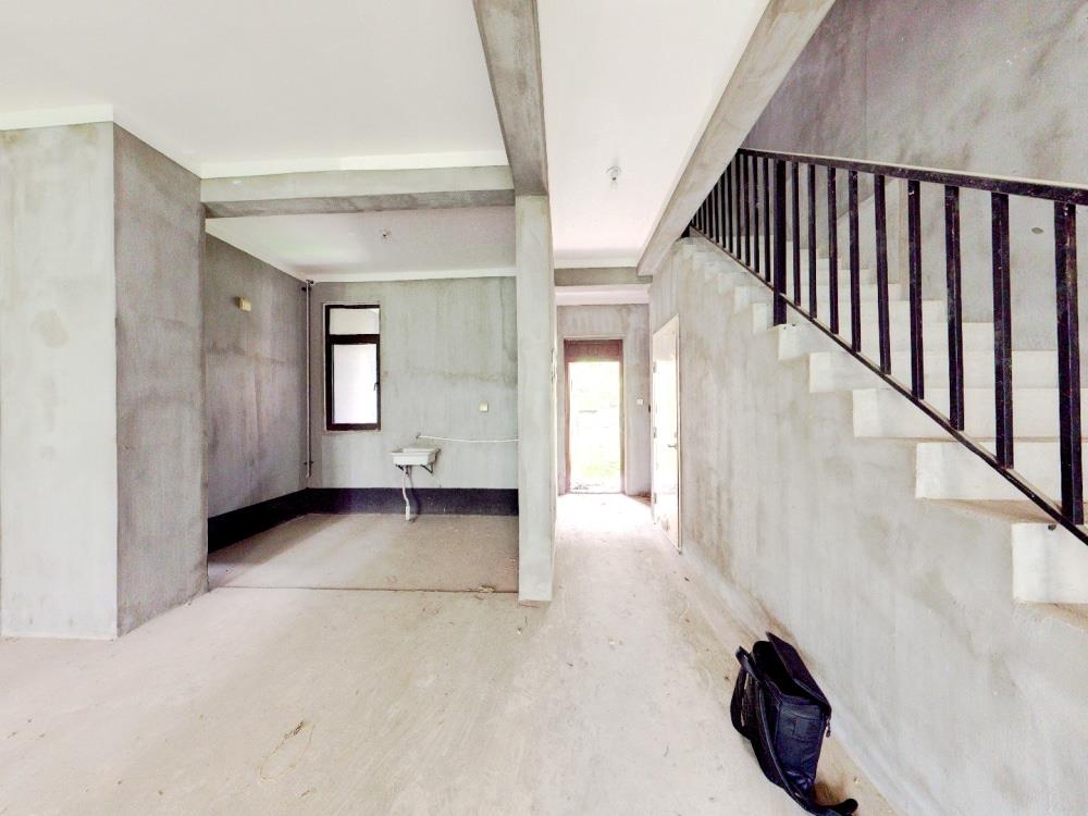 景瑞御府 4室2厅2卫 140m&sup2;