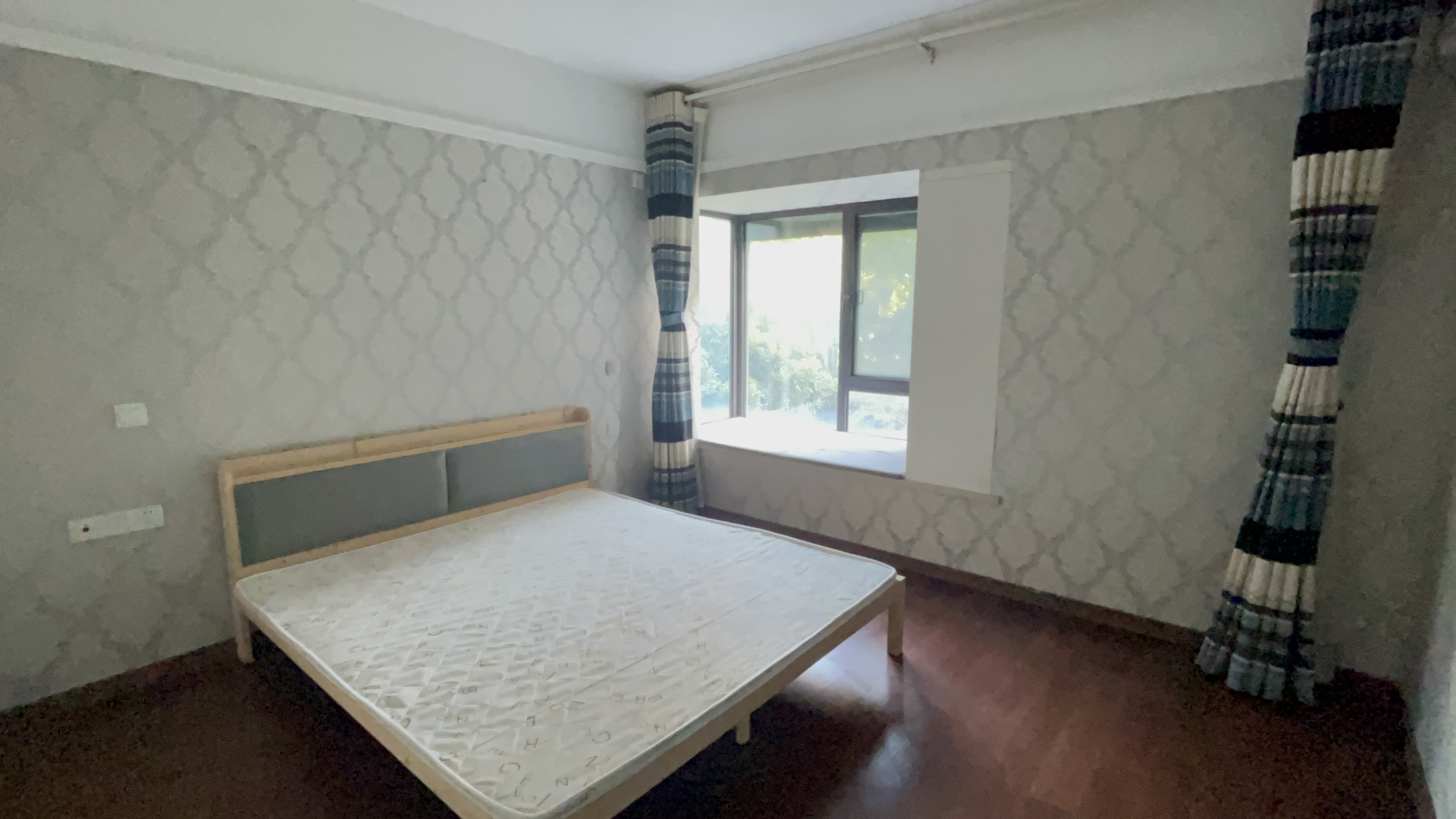 万科公园里一期 3室2厅2卫 120m&sup2;