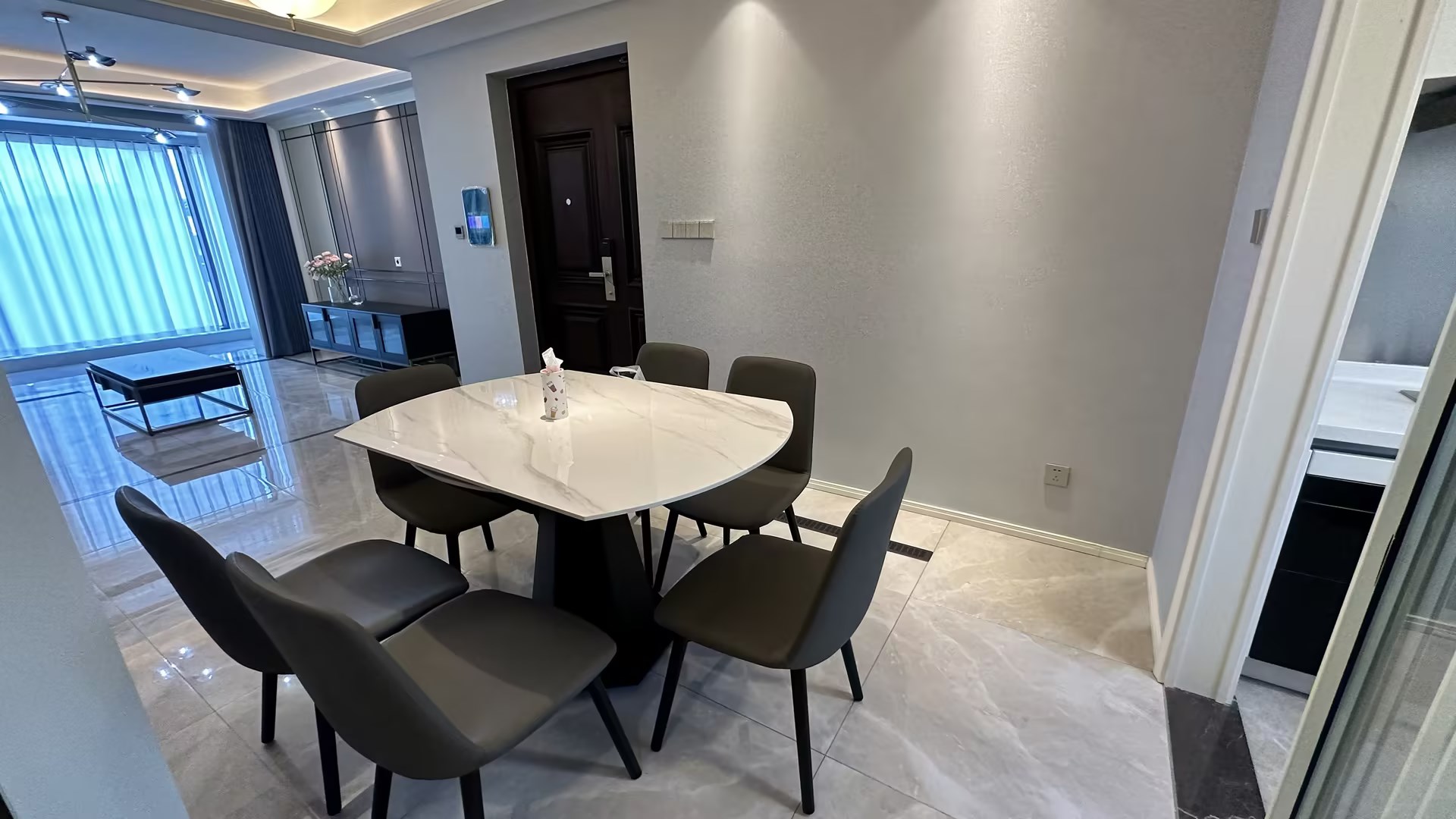 崇川金茂府 3室2厅2卫 119m²
