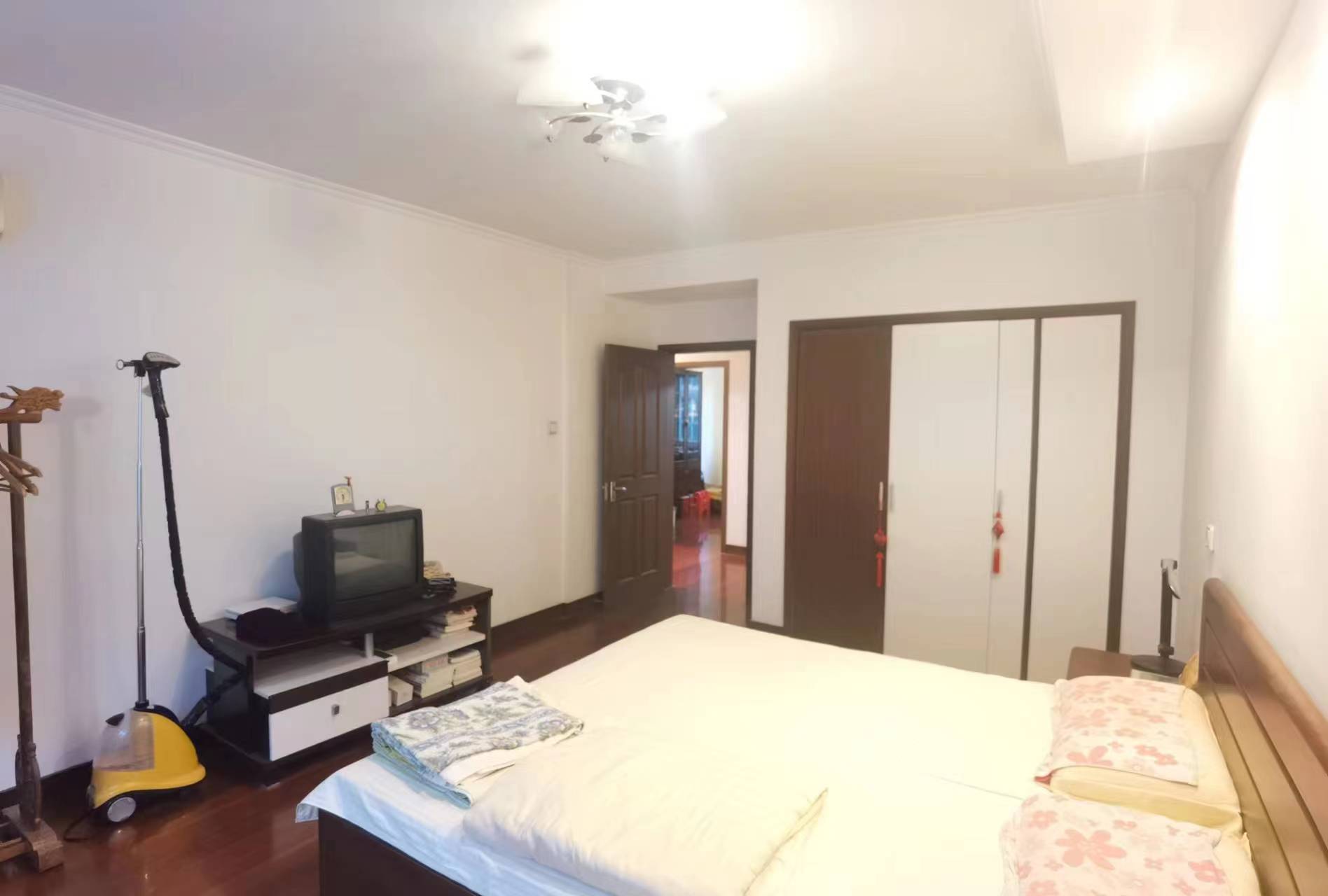 东昇花园 4室2厅1卫 147.89m&sup2;