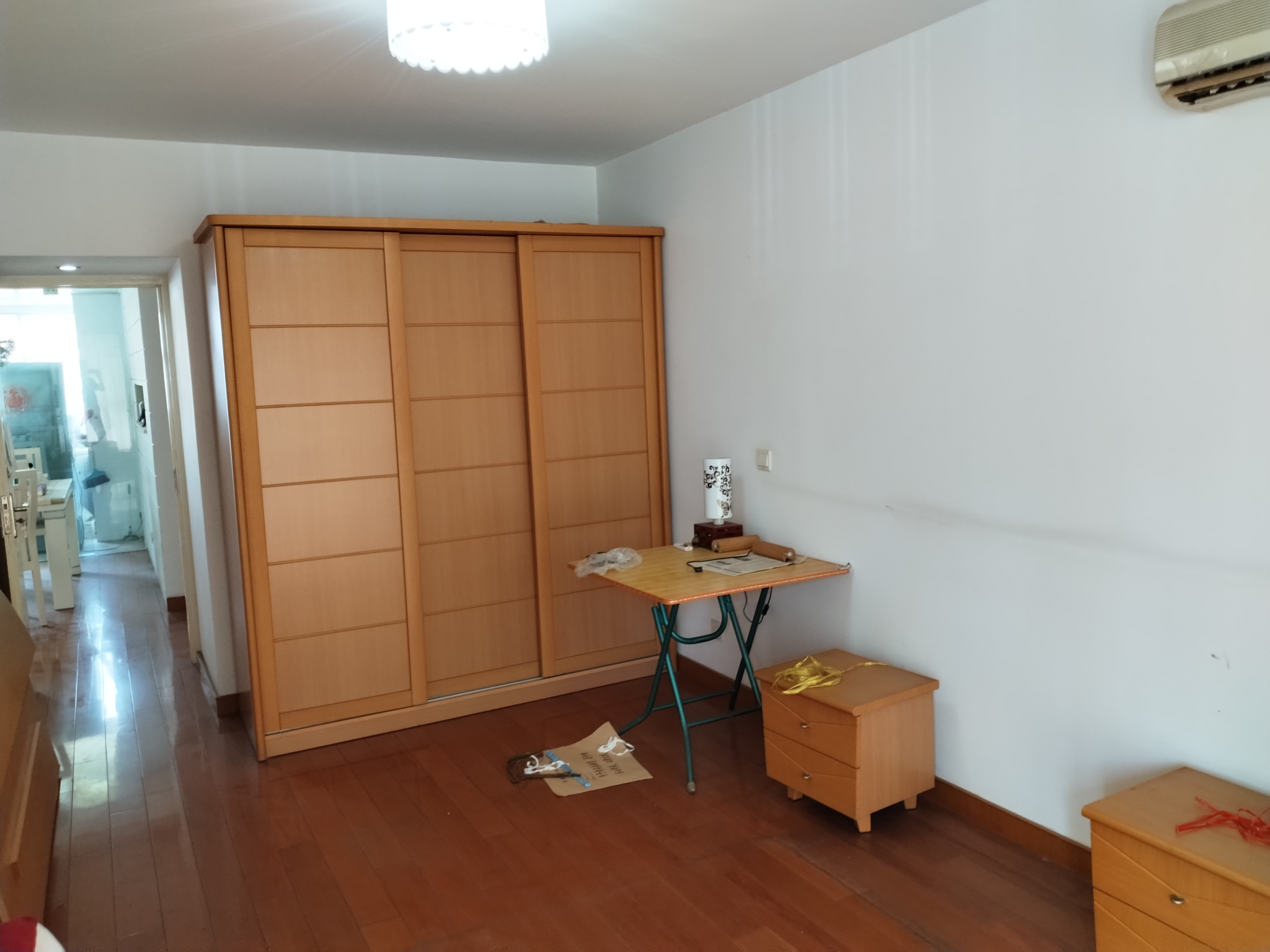 东昇花园 3室2厅2卫 135m&sup2;