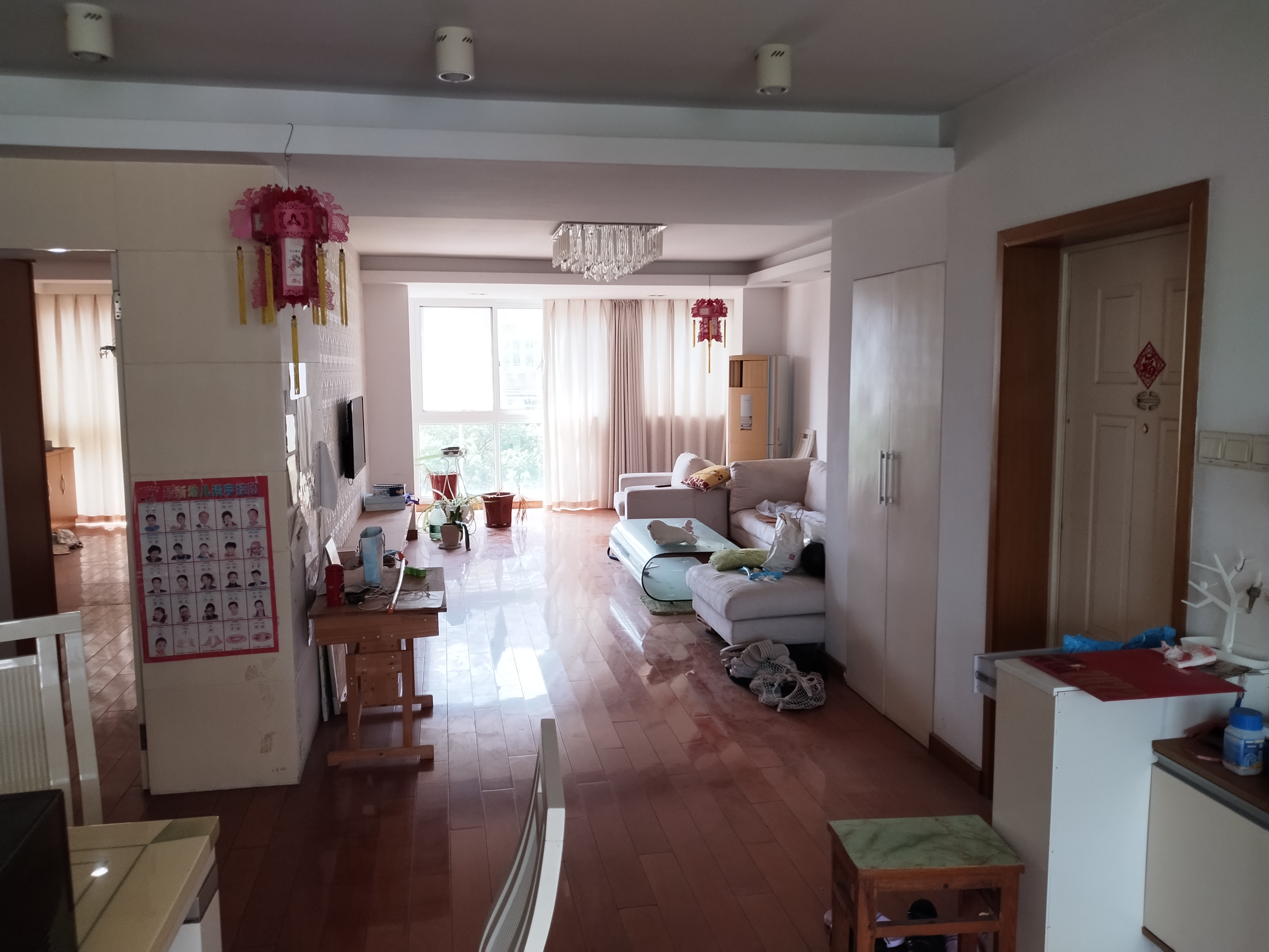 东昇花园 3室2厅2卫 135m&sup2;
