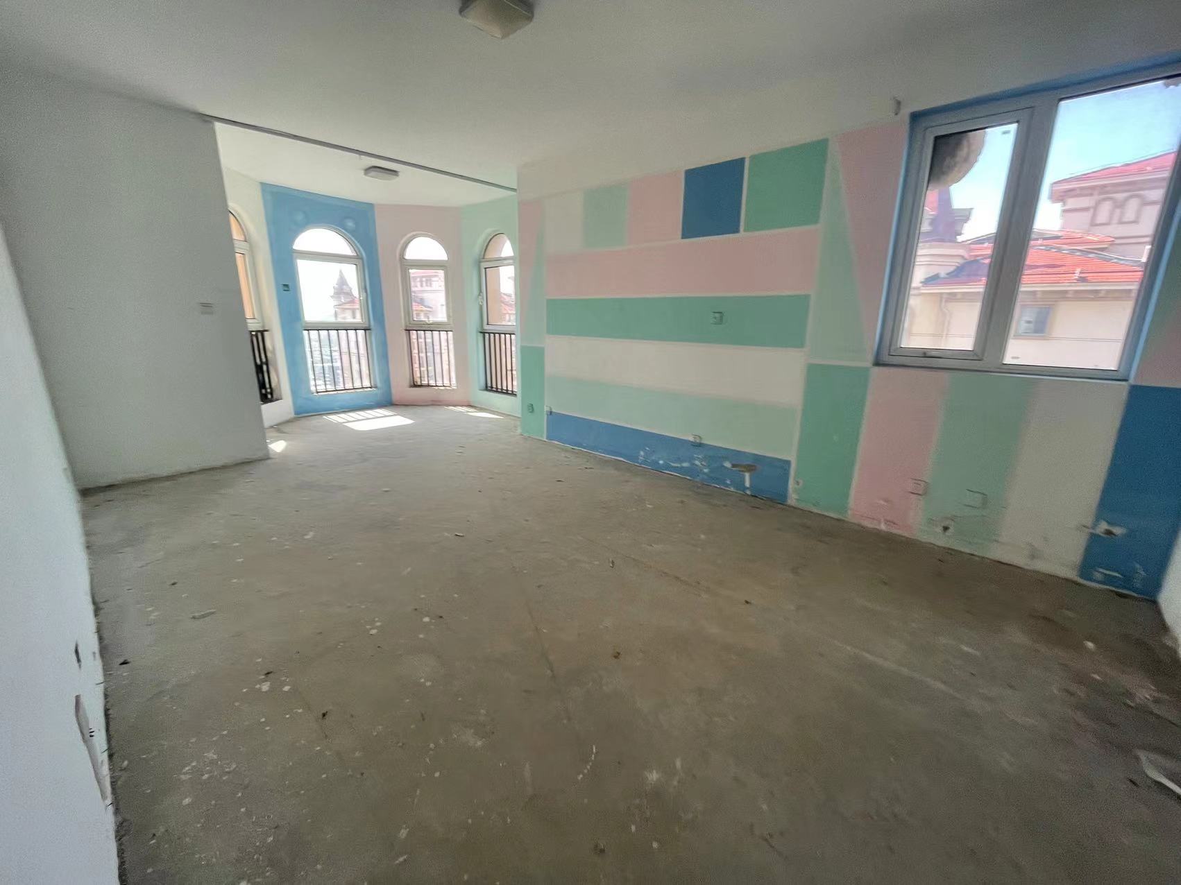 中南世纪花城二期 3室2厅2卫 140m&sup2;