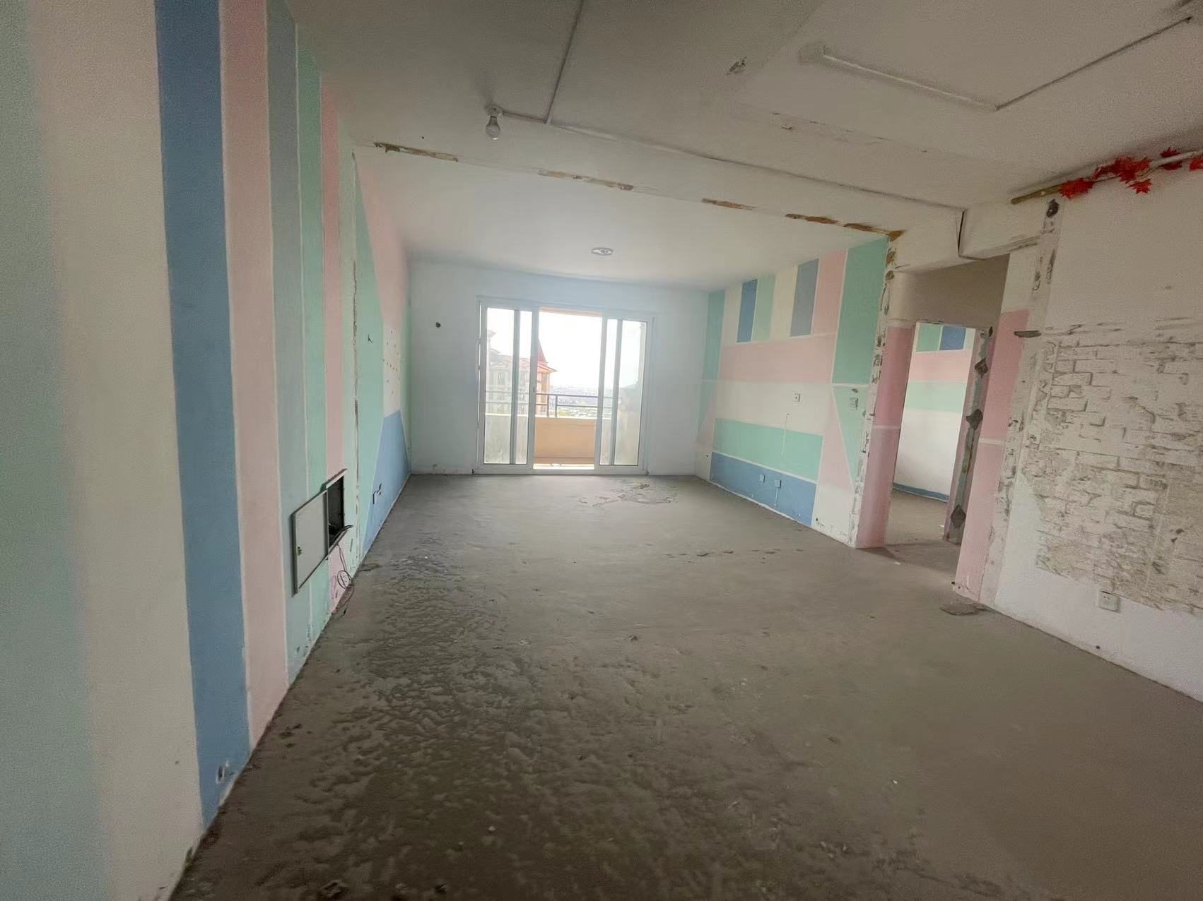 中南世纪花城二期 3室2厅2卫 140m&sup2;