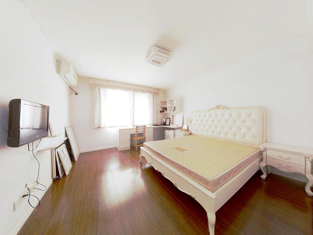 世纪新城 4室2厅1卫 189m&sup2;