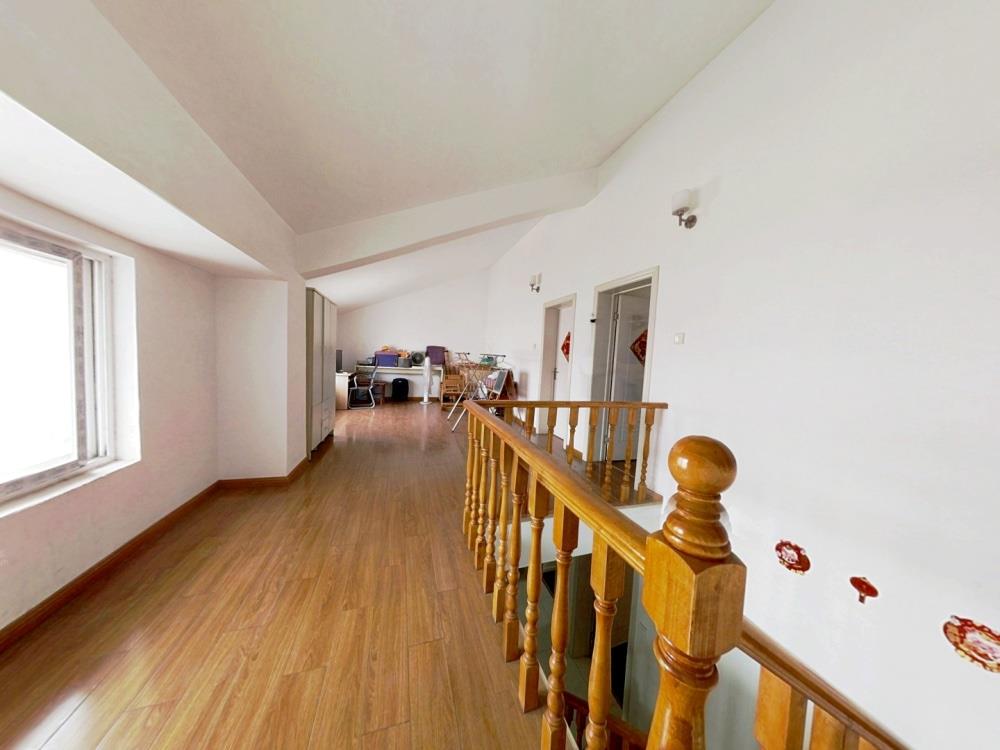 世纪新城 4室2厅1卫 189m&sup2;