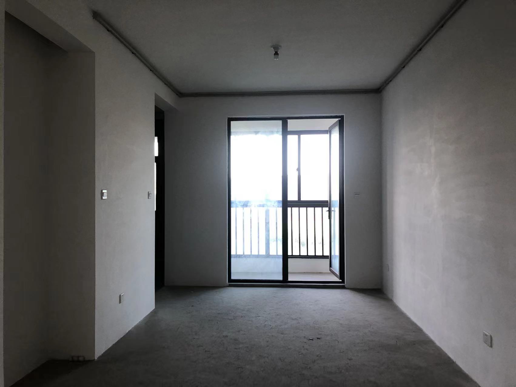 万濠山庄 4室2厅2卫 166m²