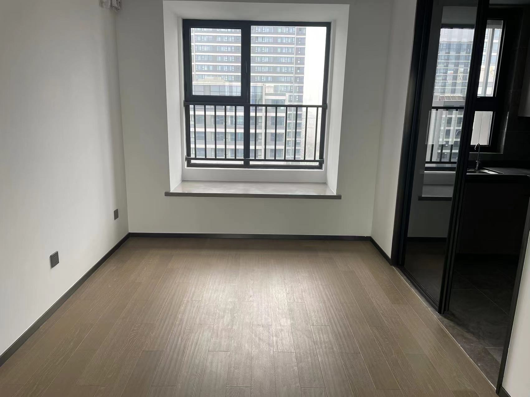 滨江道静园 4室2厅2卫 142m²