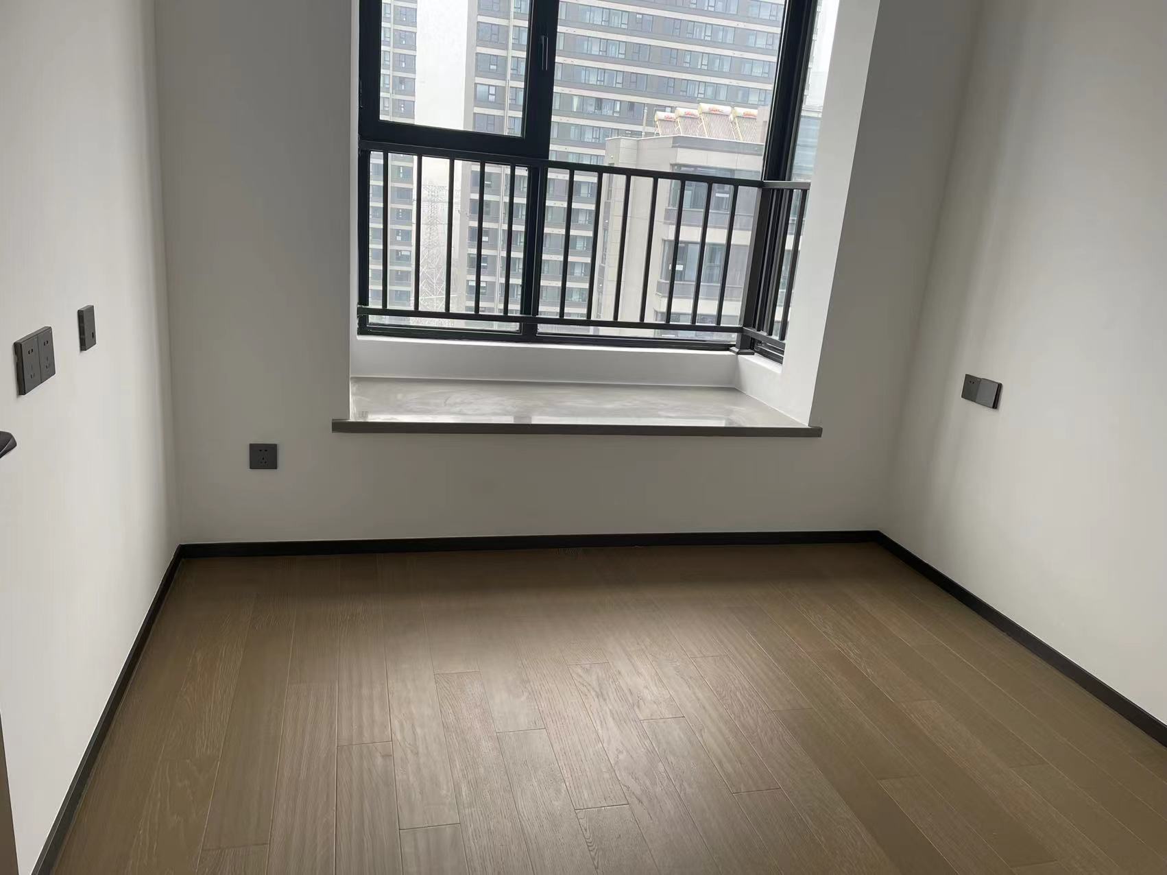 滨江道静园 4室2厅2卫 142m&sup2;