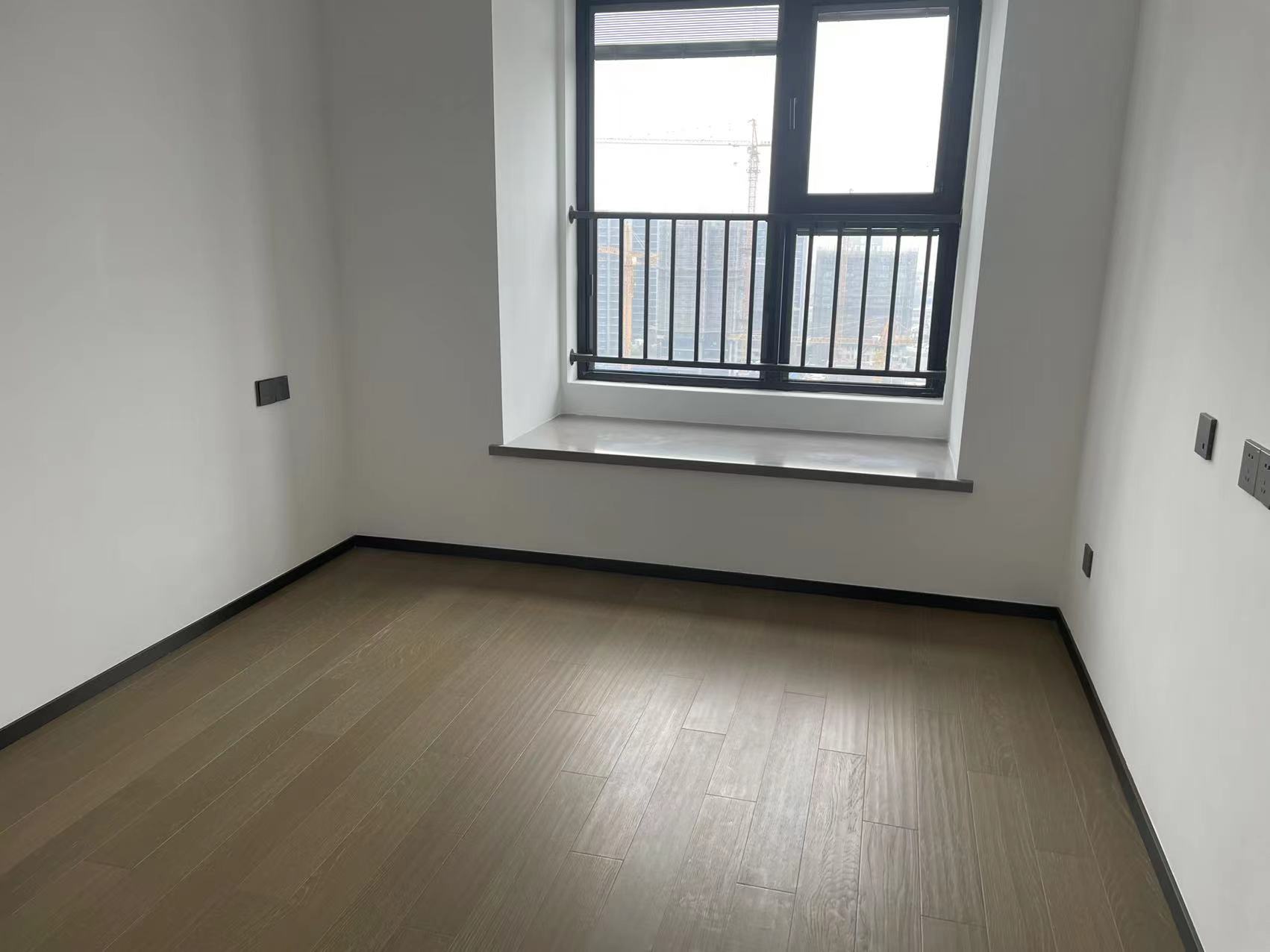 滨江道静园 4室2厅2卫 142m&sup2;