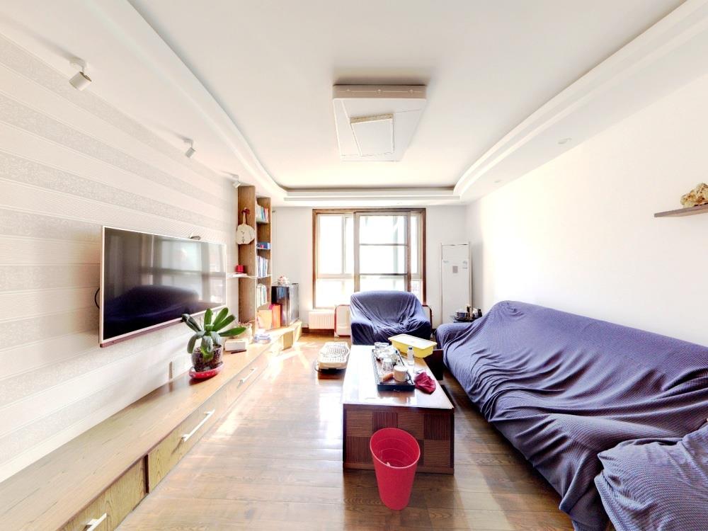 苏东花苑 4室2厅2卫 130m&sup2;