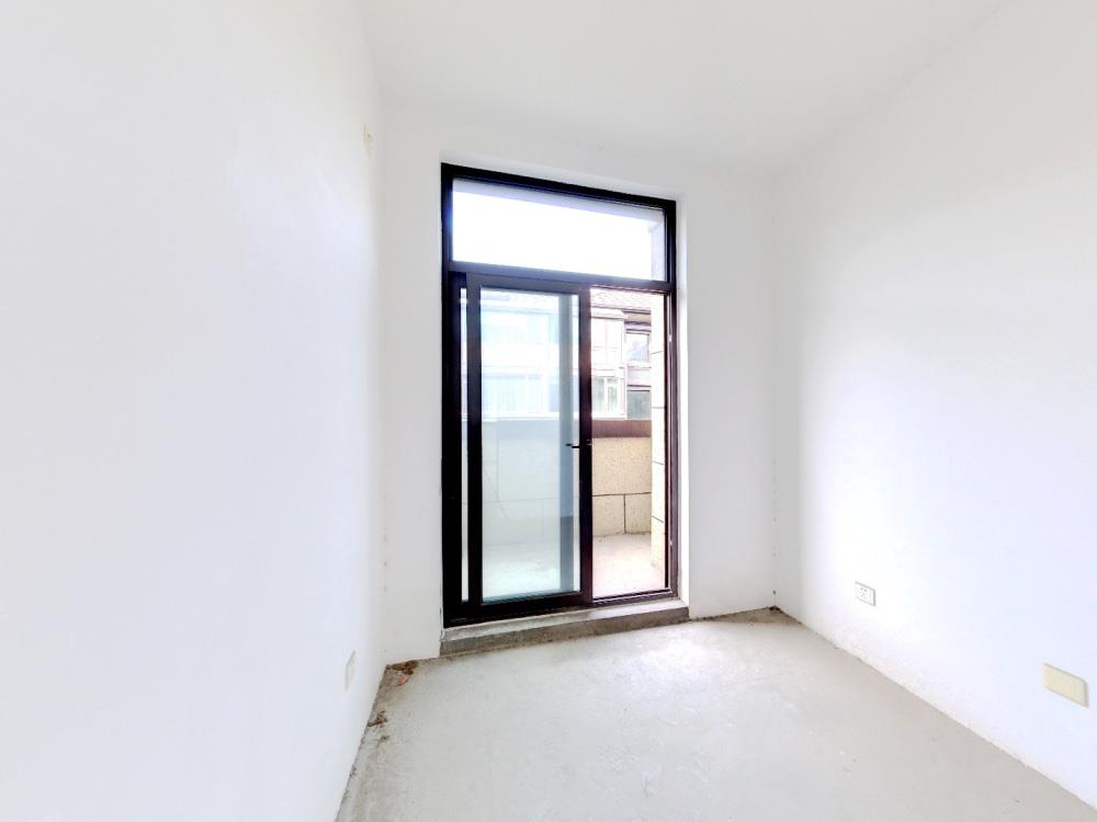 万濠山庄 4室2厅4卫 328m&sup2;