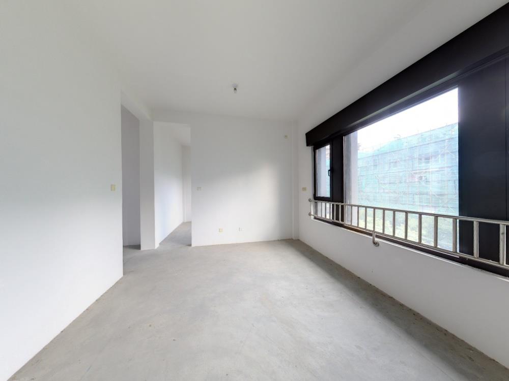 万濠山庄 4室2厅4卫 328m&sup2;