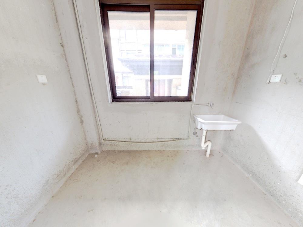 万濠山庄 4室2厅4卫 328m&sup2;