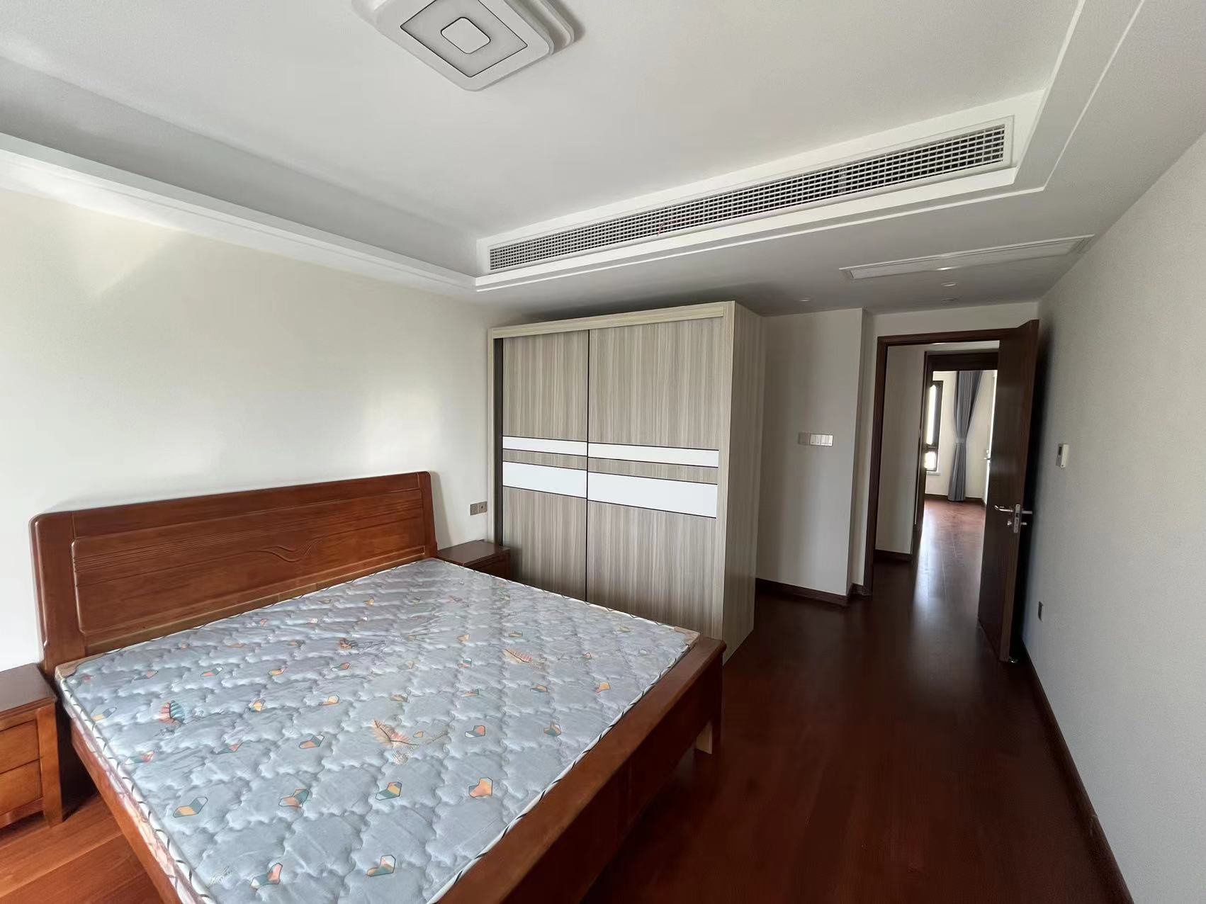 中南万科大都会 3室2厅2卫 131.5m&sup2;