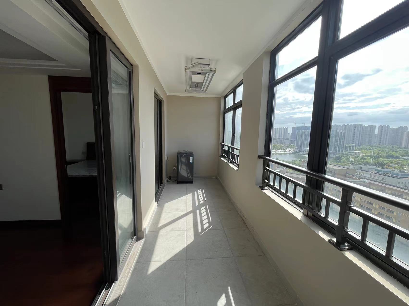 中南万科大都会 3室2厅2卫 131.5m&sup2;
