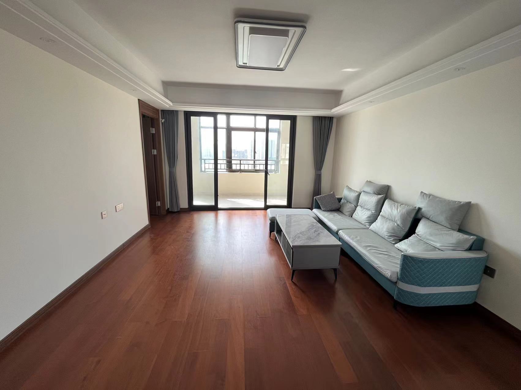 中南万科大都会 3室2厅2卫 131.5m&sup2;