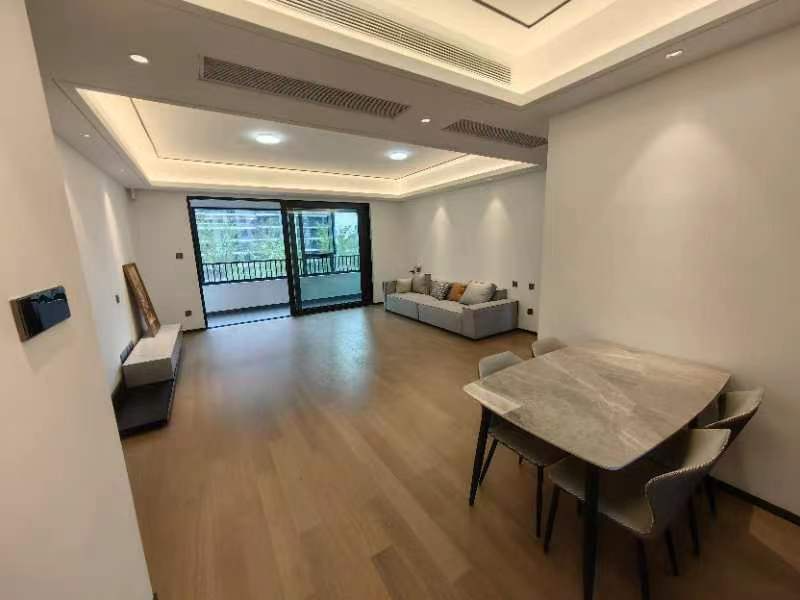 滨江道静园 3室2厅2卫 127m&sup2;