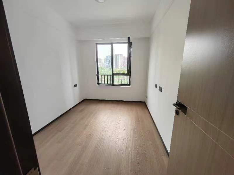 滨江道静园 3室2厅2卫 127m&sup2;
