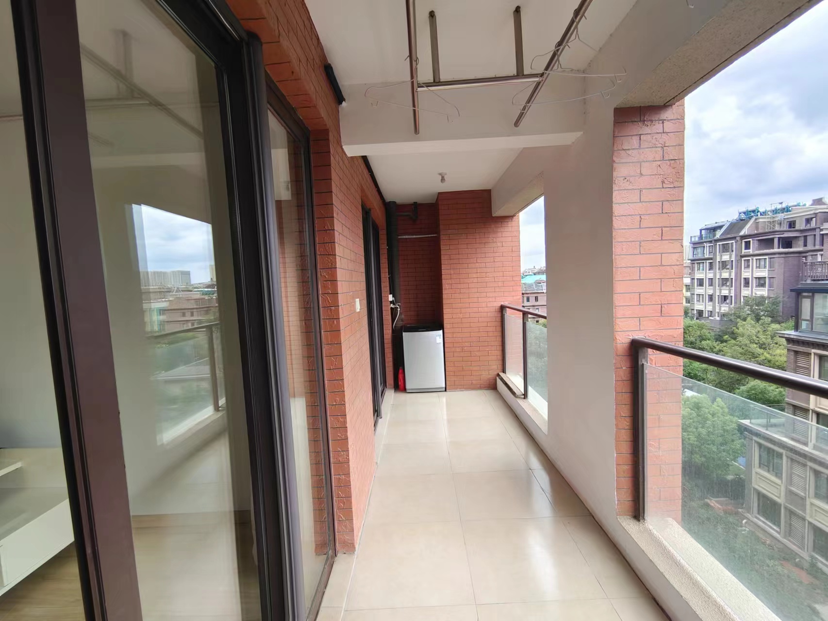 盛和九里香堤 3室2厅1卫 125m&sup2;