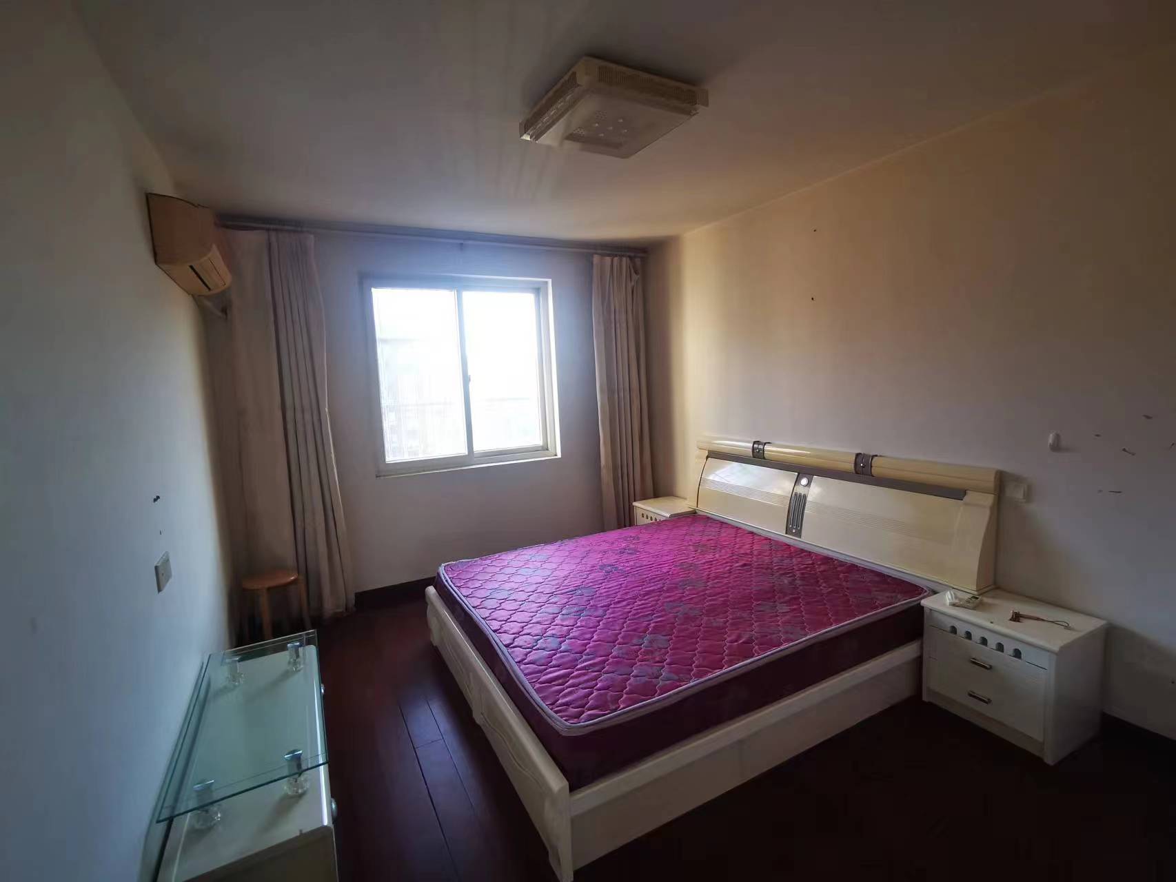 越江新村 4室3厅2卫 135m²