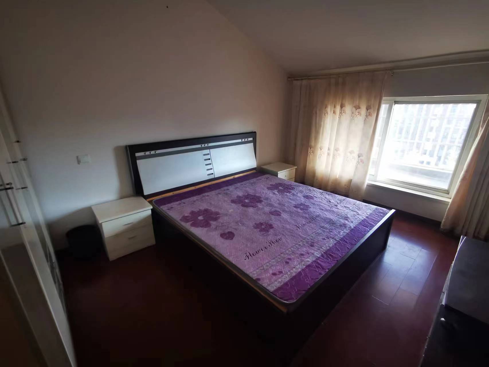 越江新村 4室3厅2卫 135m²