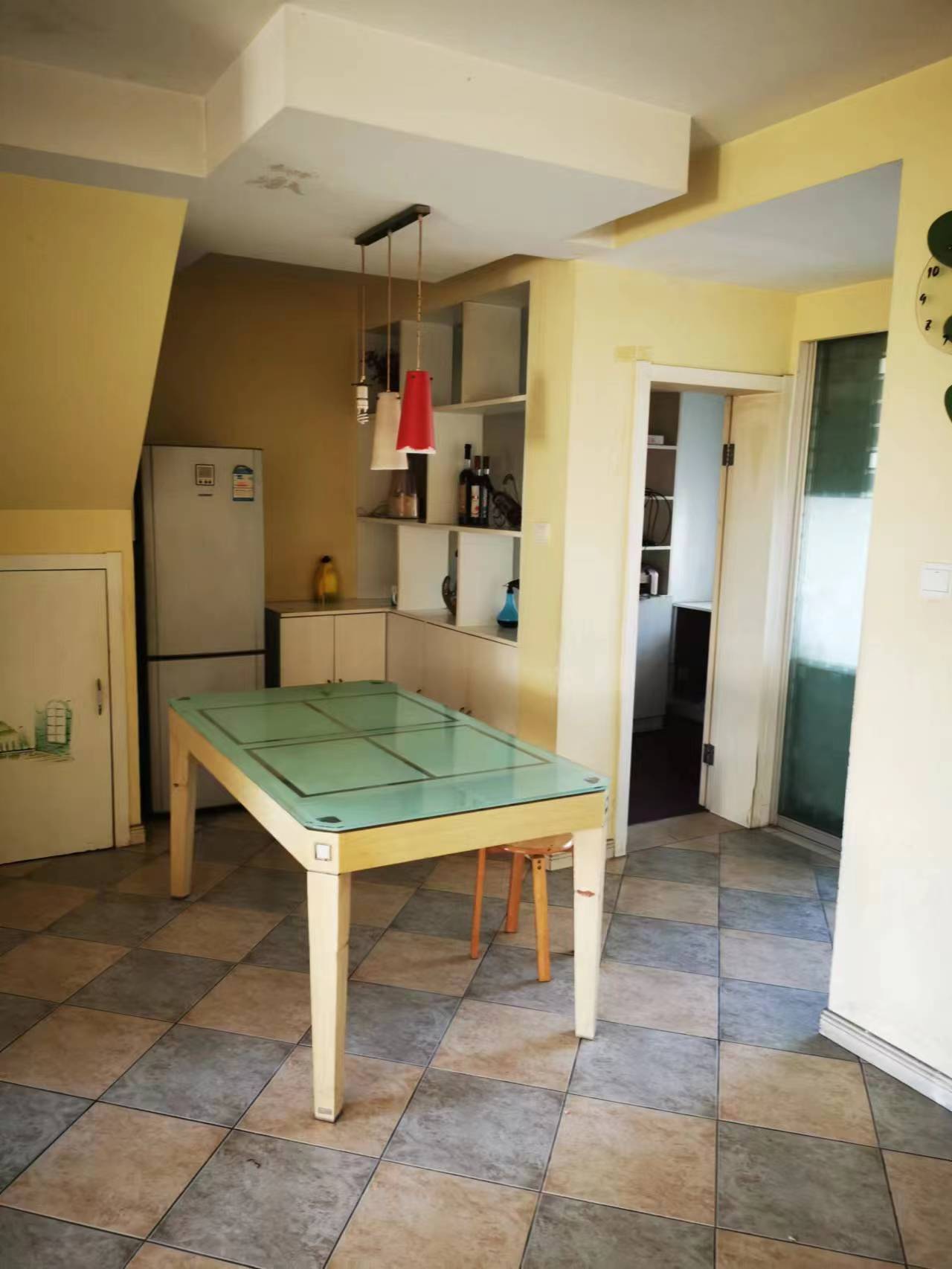 越江新村 4室3厅2卫 135m²