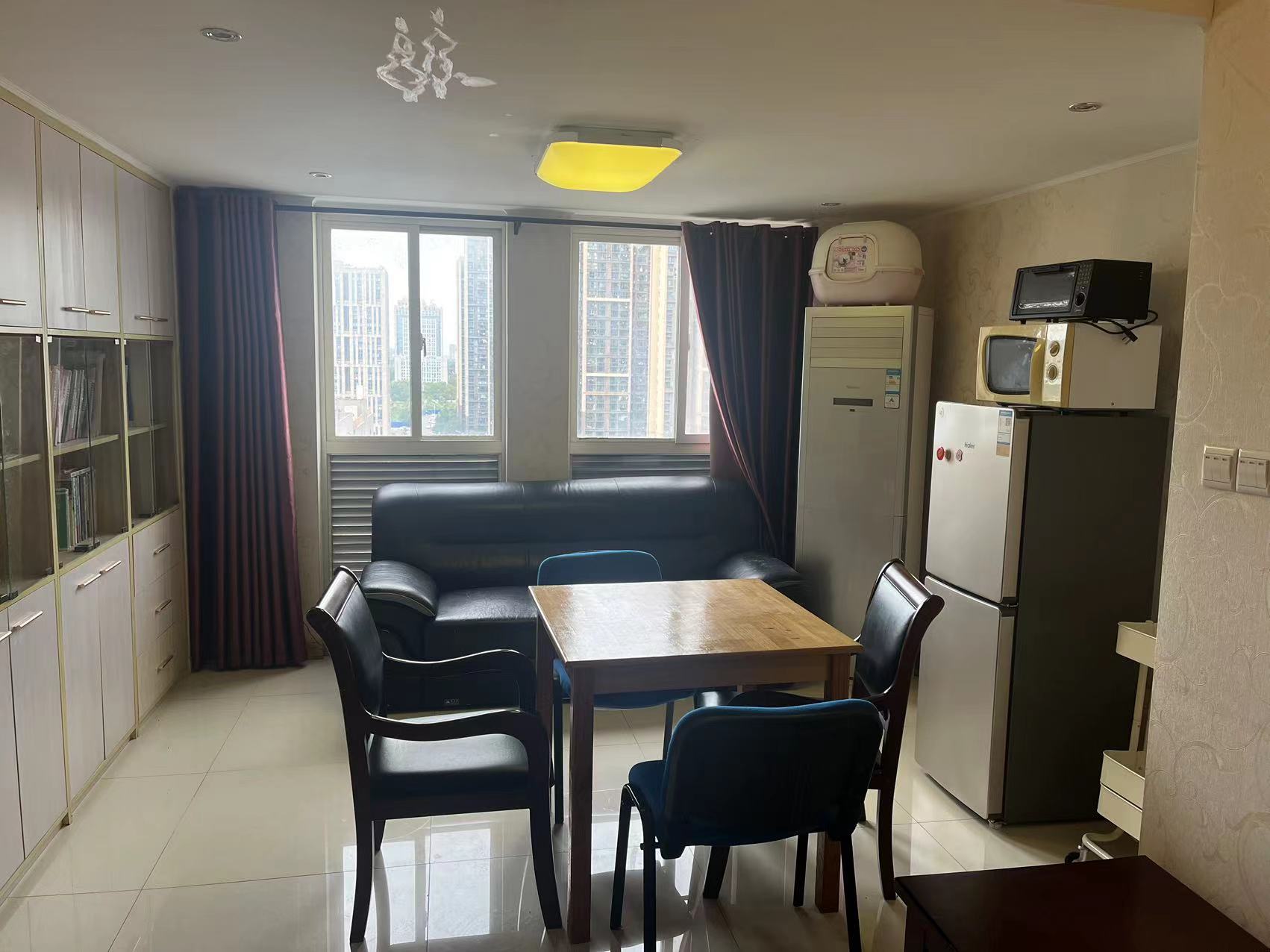 鸿运大厦 2室1厅1卫 53m&sup2;