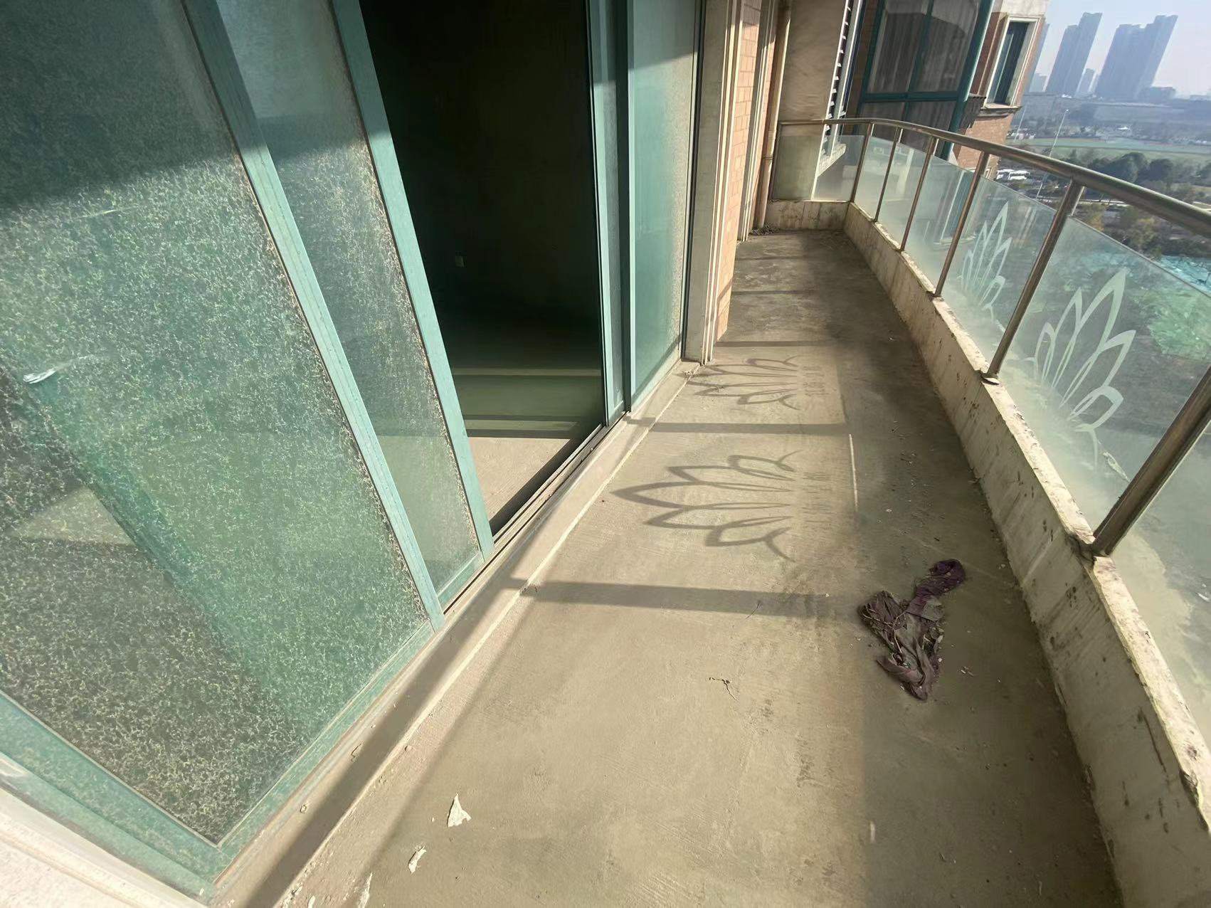 江海皇都私家花园 3室2厅2卫 147m&sup2;