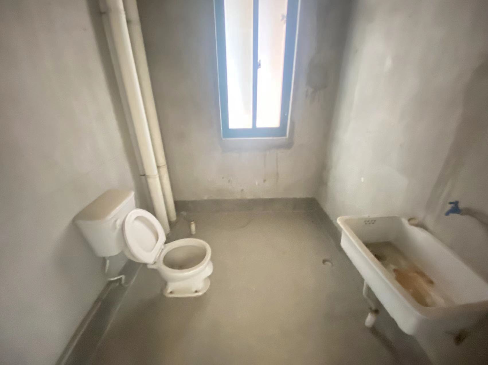 江海皇都私家花园 3室2厅2卫 147m&sup2;