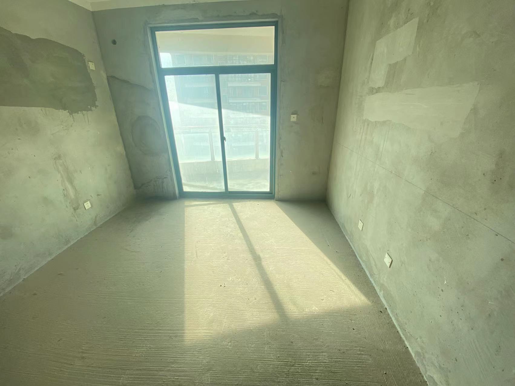 江海皇都私家花园 3室2厅2卫 147m&sup2;