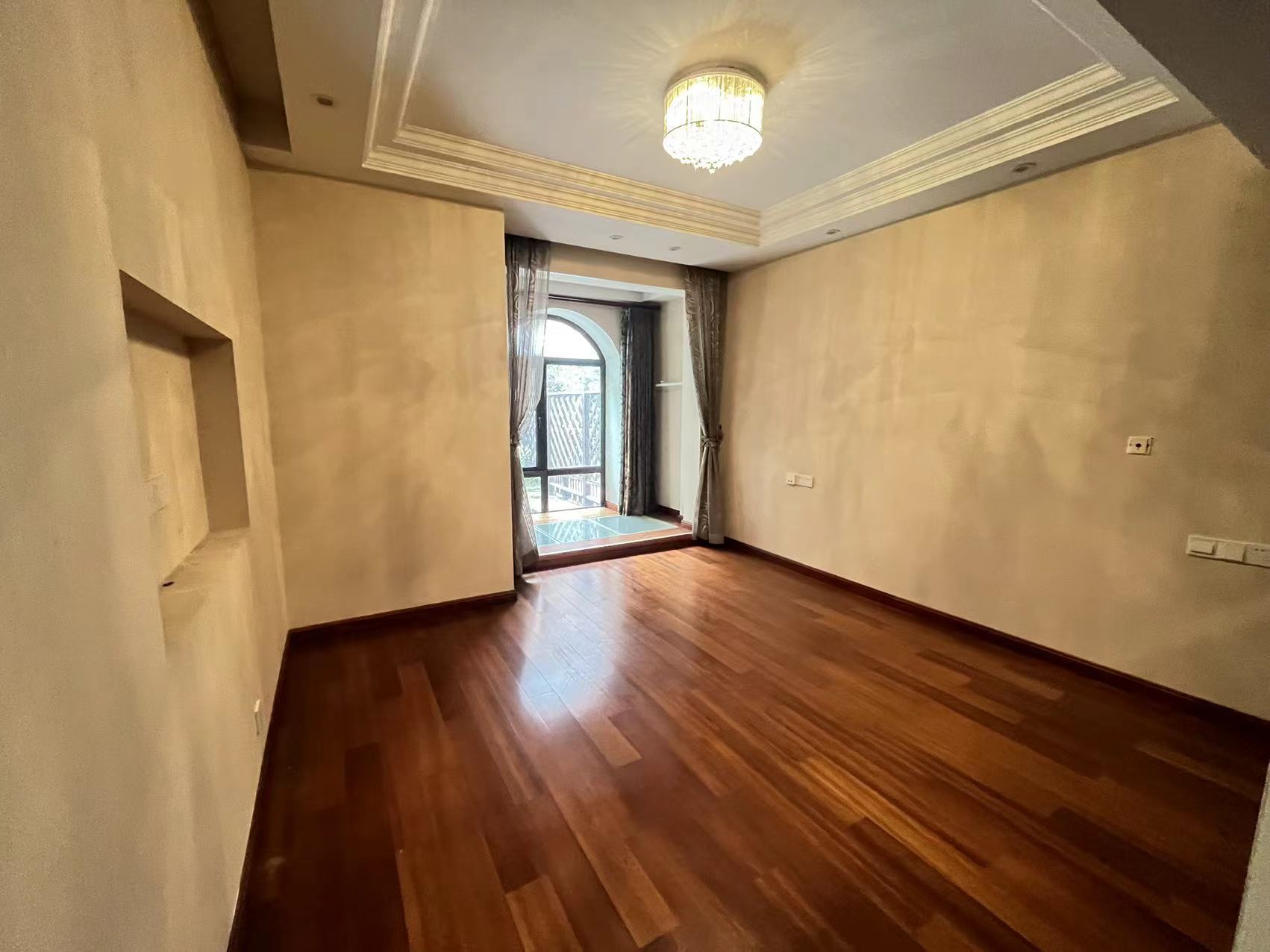 华强城 4室2厅2卫 266.26m&sup2;