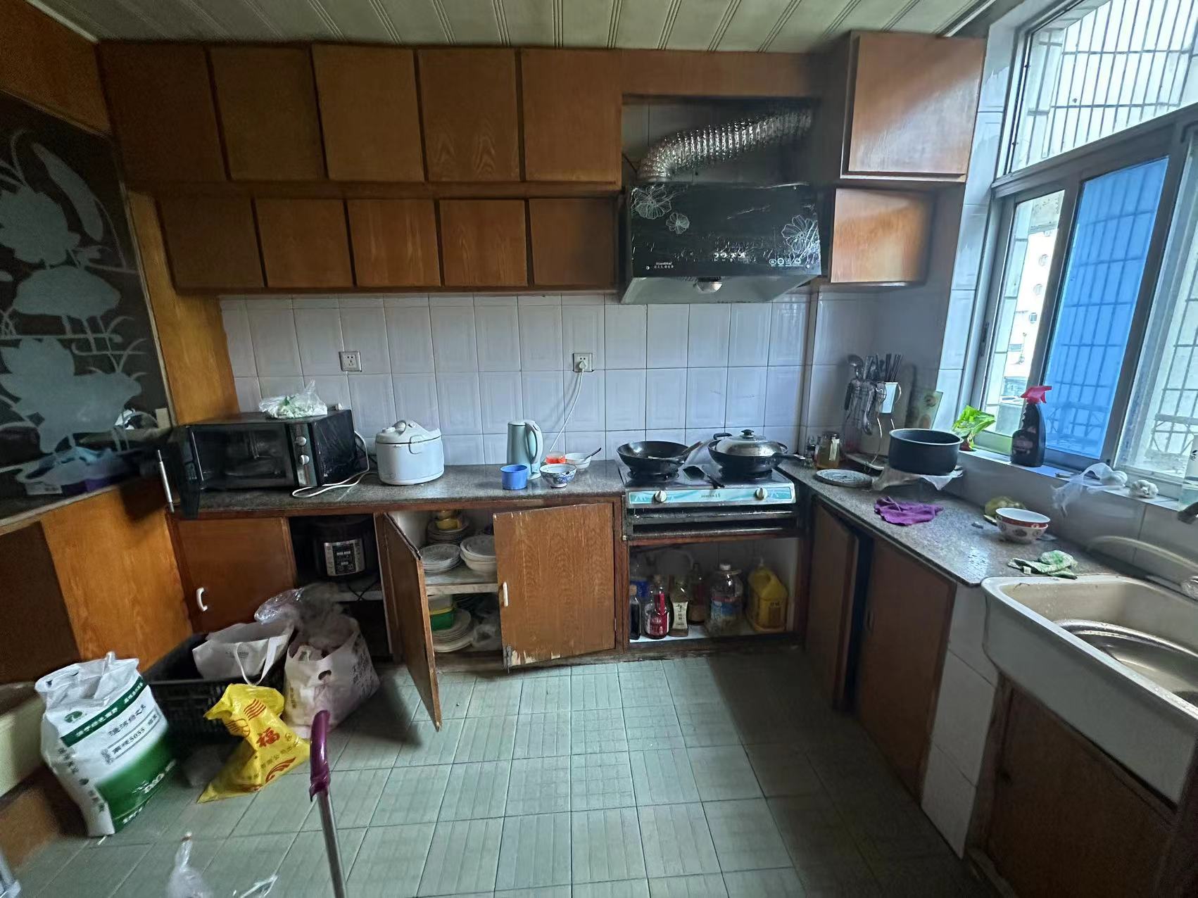 八角亭小区 3室2厅2卫 129m&sup2;