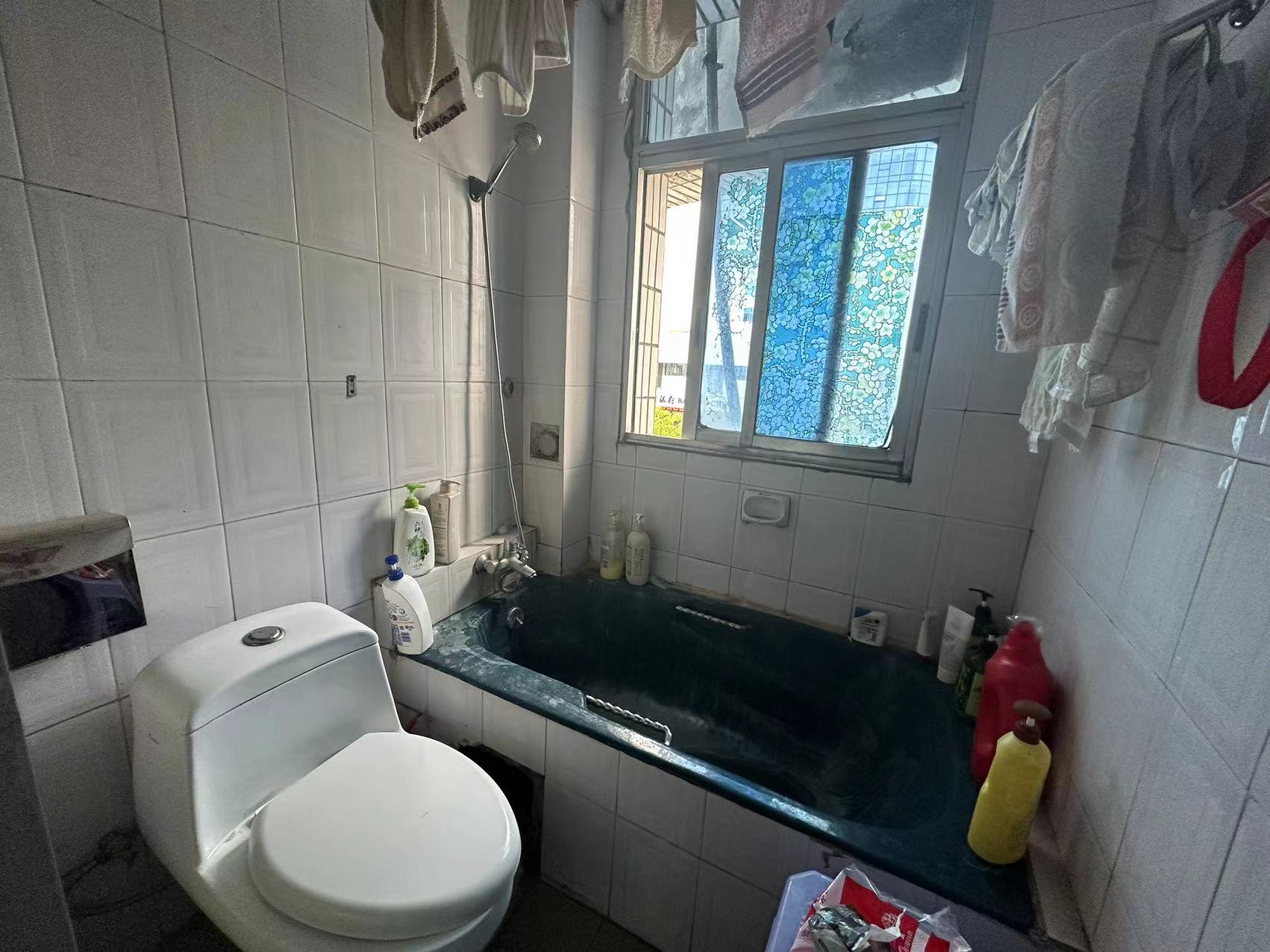 八角亭小区 3室2厅2卫 129m&sup2;
