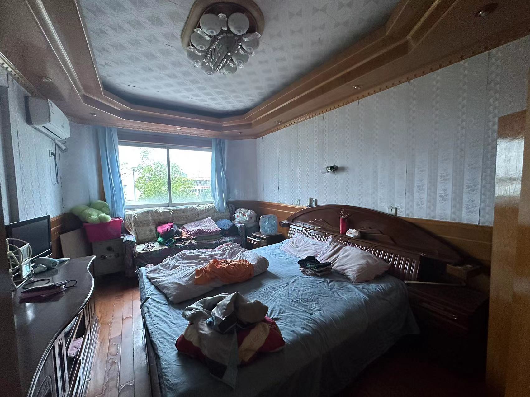 八角亭小区 3室2厅2卫 129m&sup2;