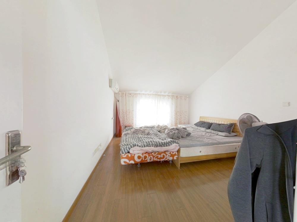 世纪新城 4室2厅1卫 189.00m&sup2;