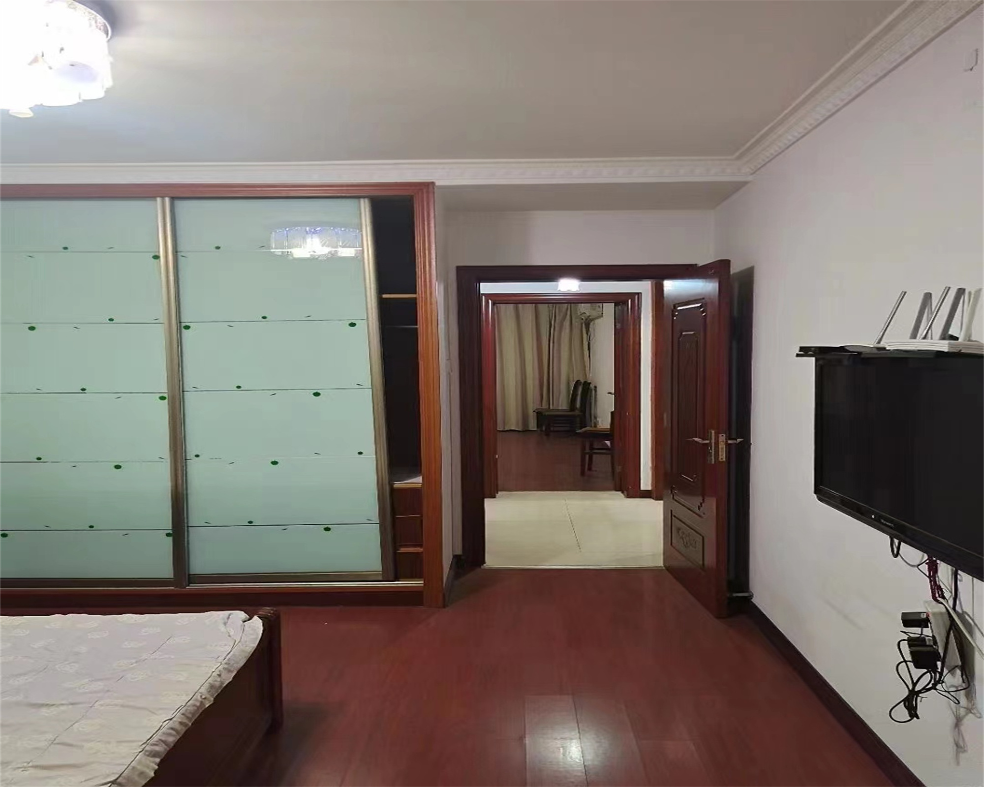 金辉花园 3室2厅1卫 116m&sup2;