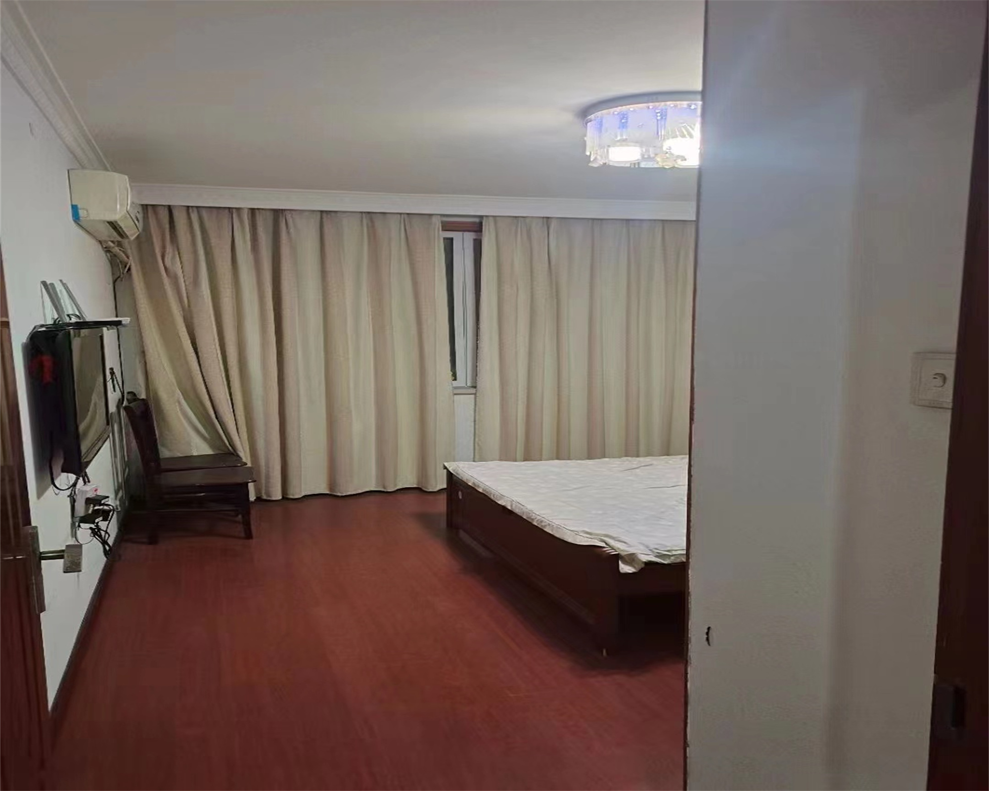 金辉花园 3室2厅1卫 116m&sup2;