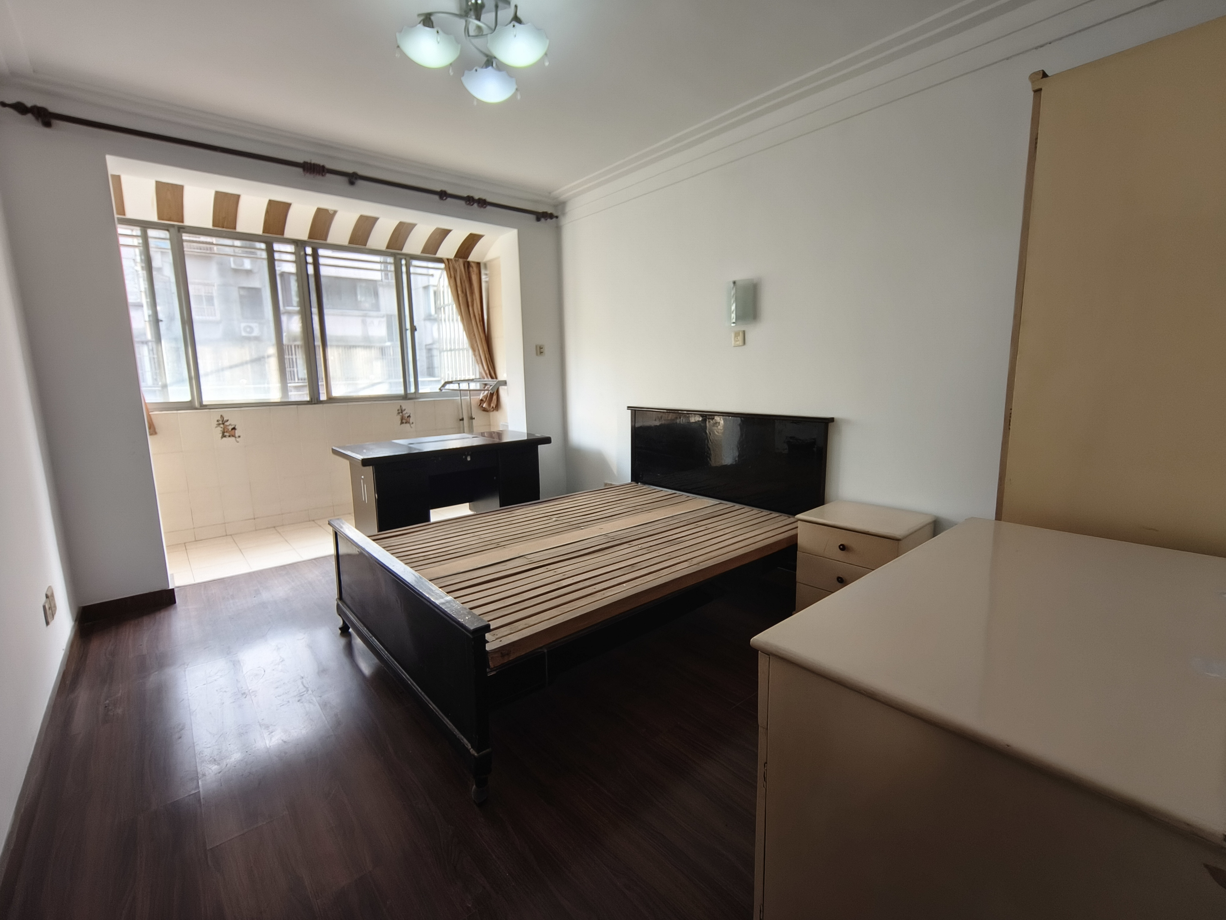新海通花园 2室1厅1卫 70m&sup2;