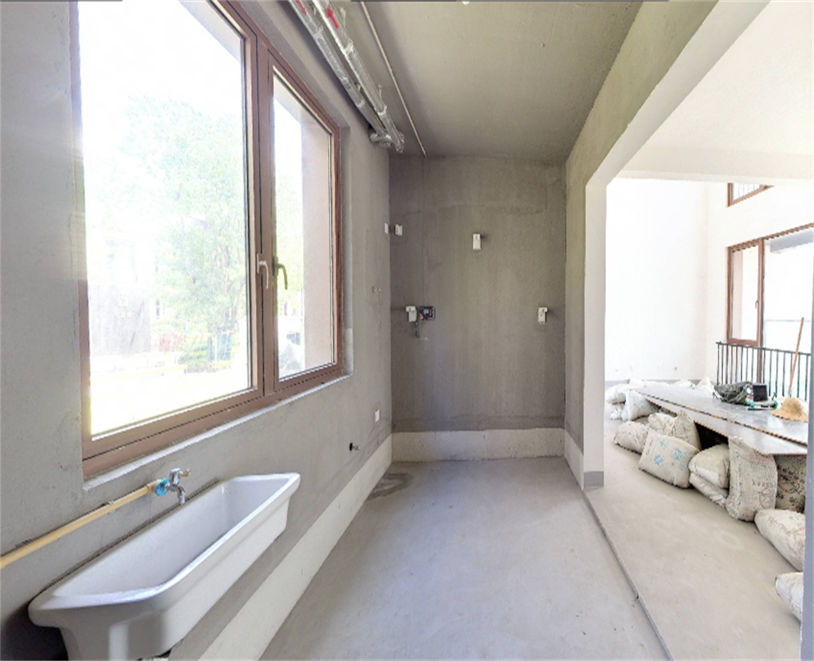 星湖泮别墅 5室2厅2卫 410.00m&sup2;