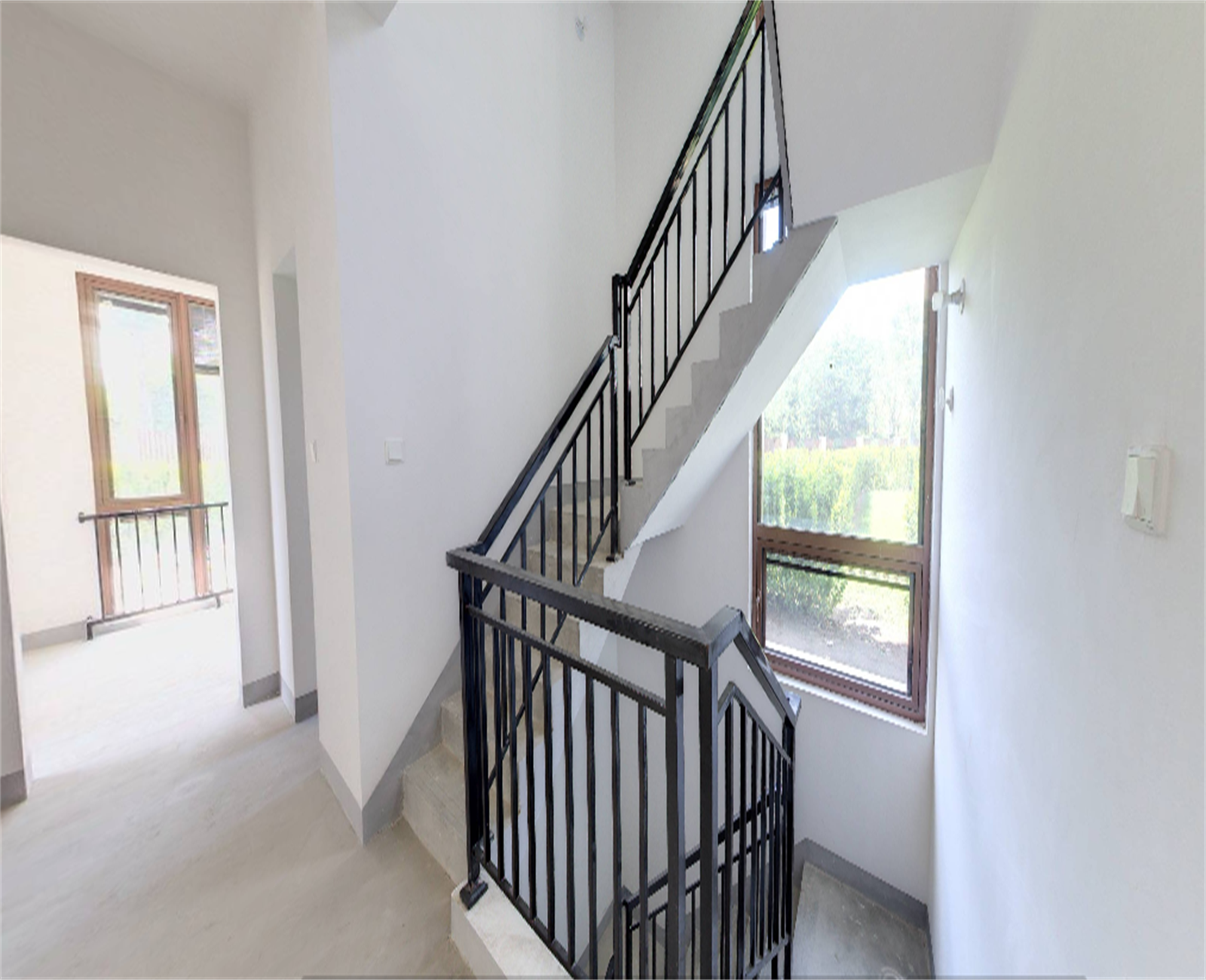 星湖泮别墅 5室2厅2卫 410.00m&sup2;