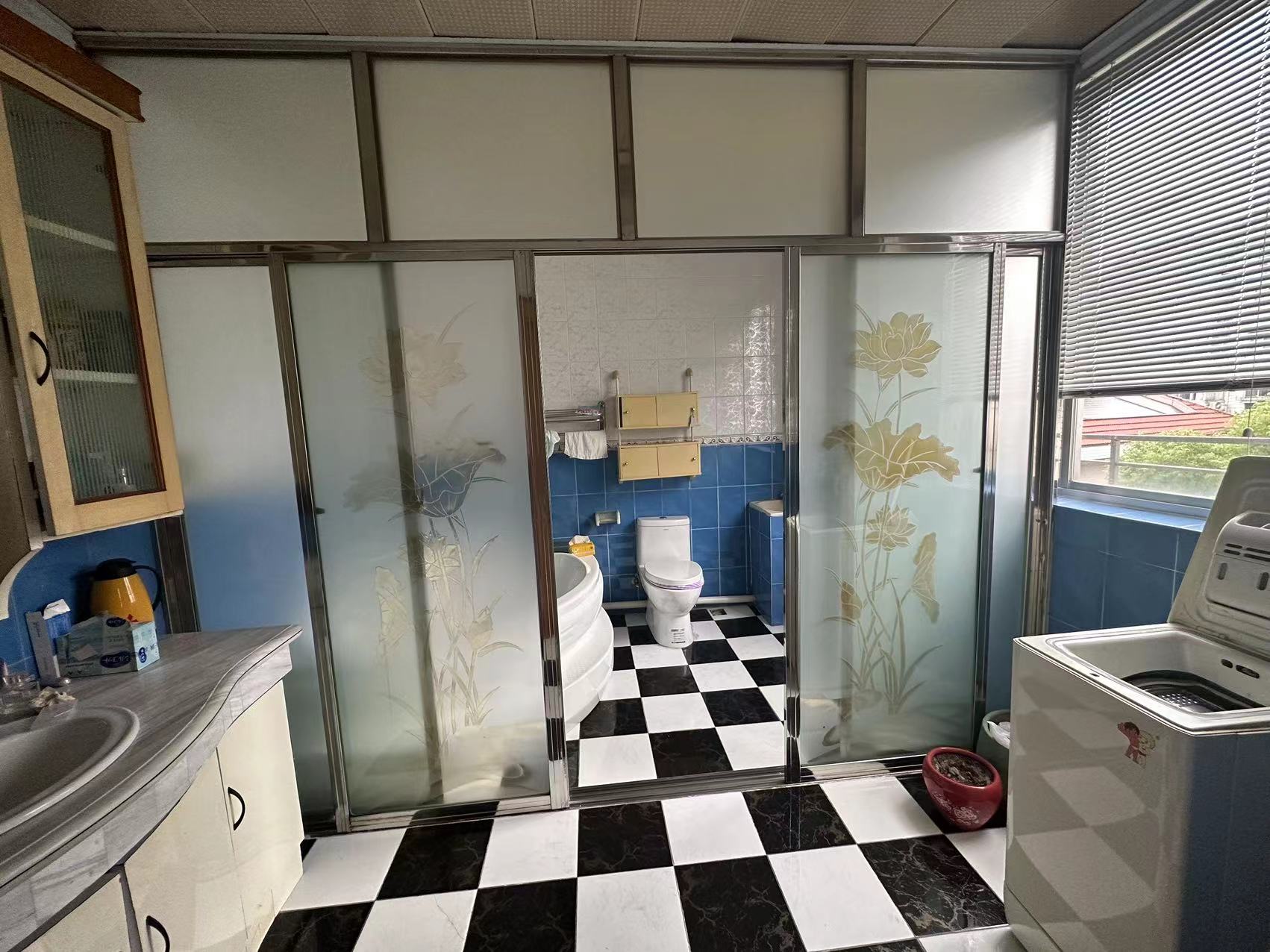 华德公寓 4室2厅2卫 150m&sup2;