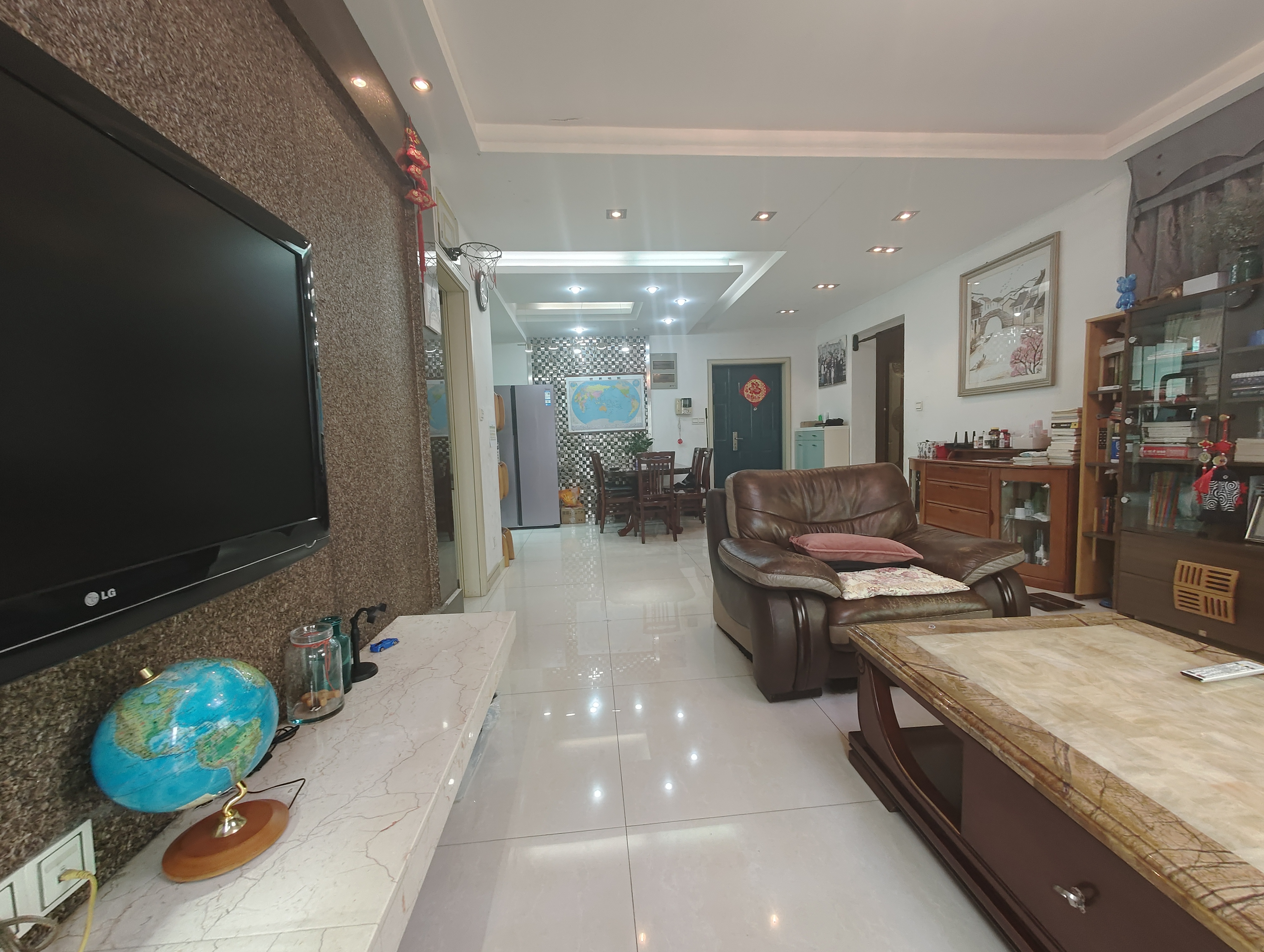 名都广场 3室2厅2卫 147.44m²