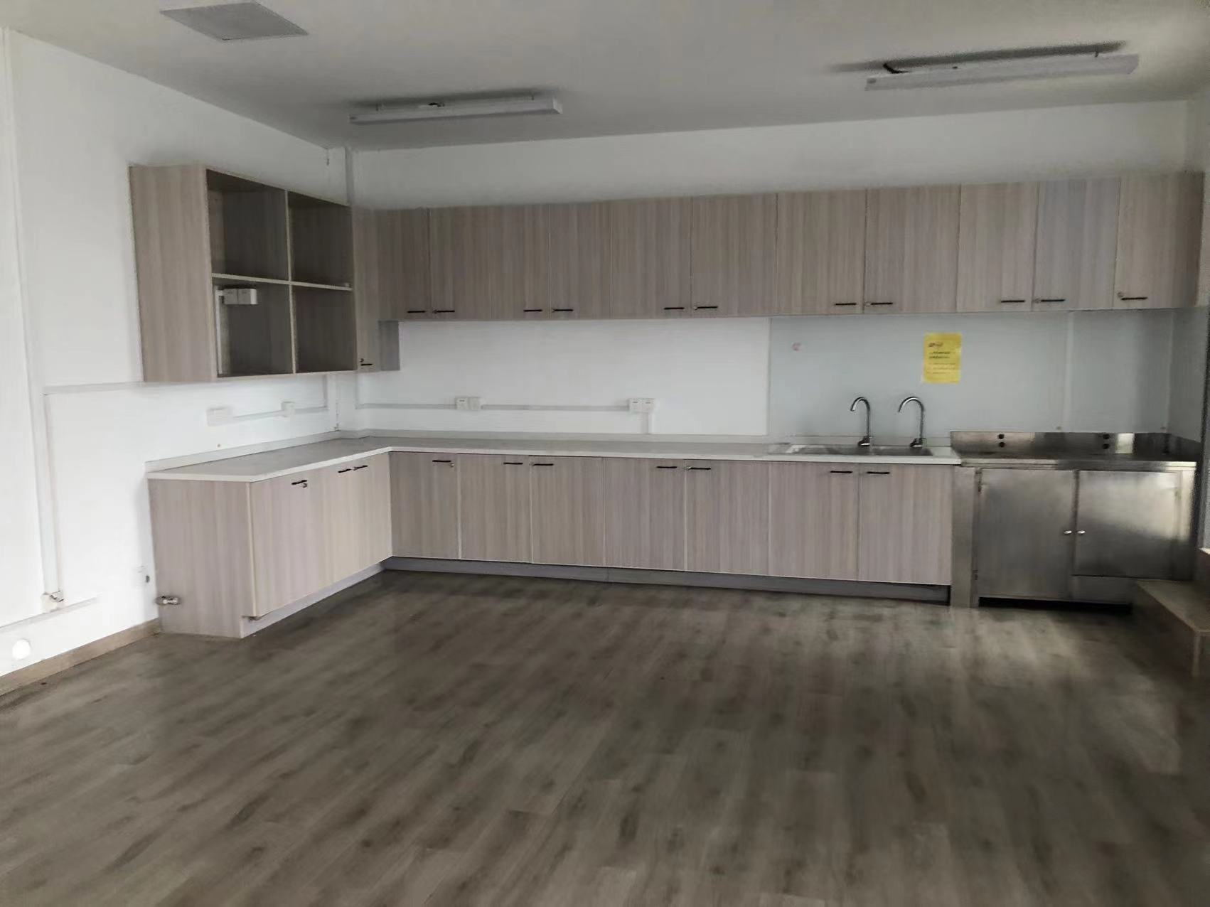 新城新苑 1室1厅1卫 650m&sup2;