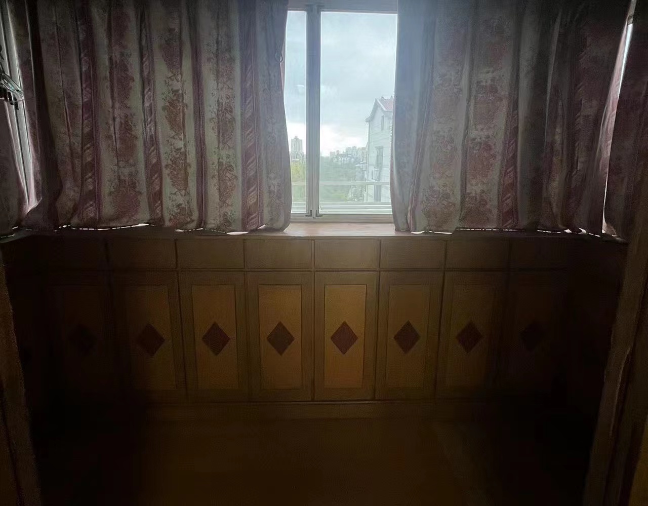 北濠桥东村 4室2厅1卫 120m&sup2;