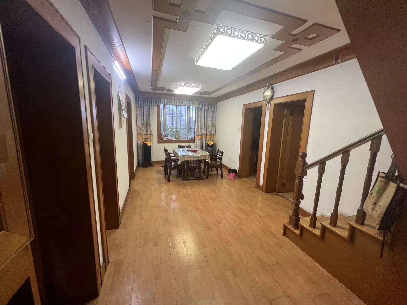 北濠桥东村 4室2厅1卫 120m&sup2;